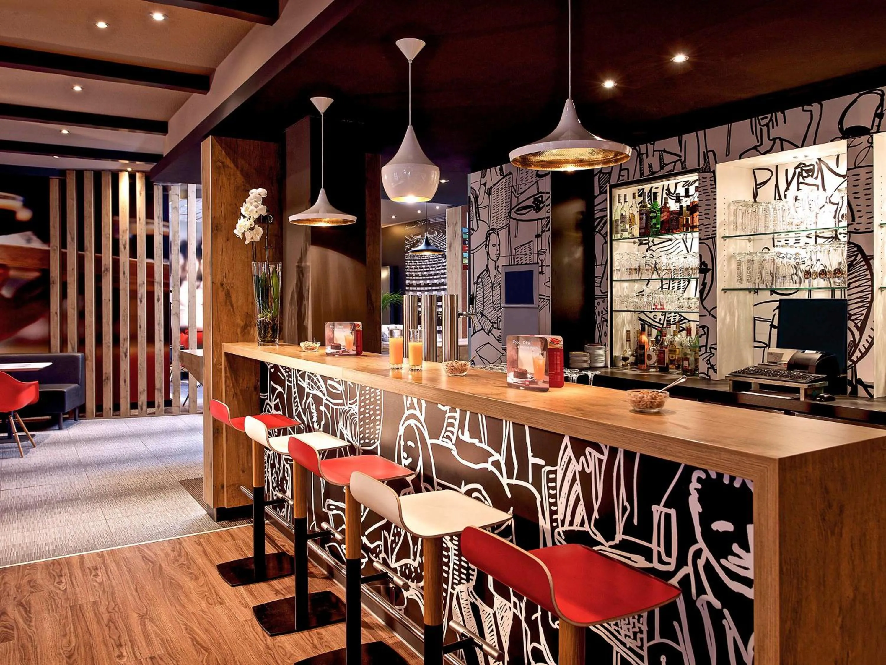 Lounge or bar in ibis Bremen City