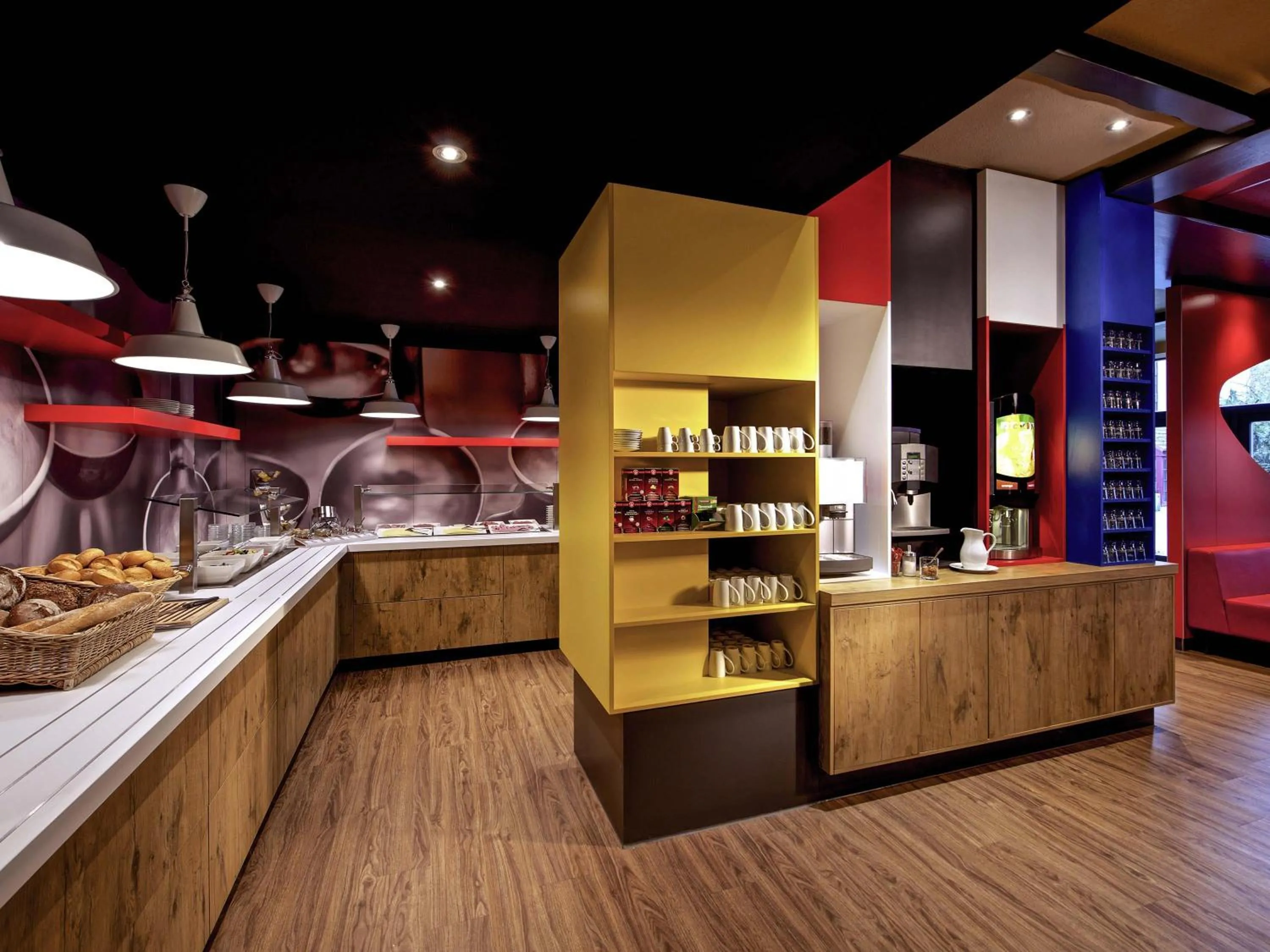 Restaurant/places to eat in ibis Bremen City