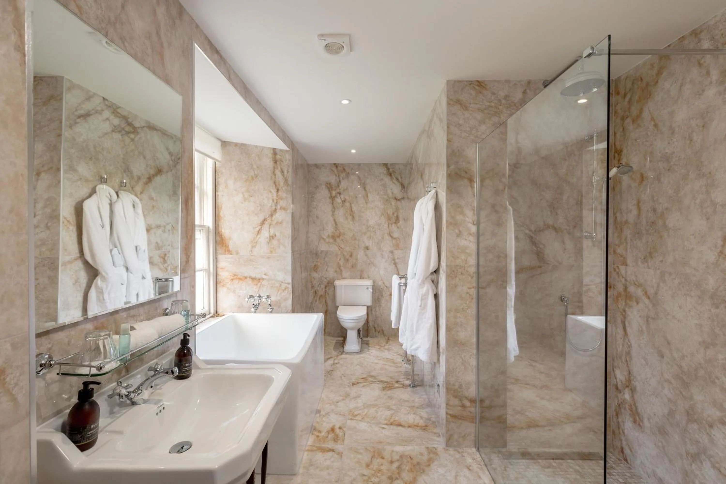 Bathroom in Glencoe House