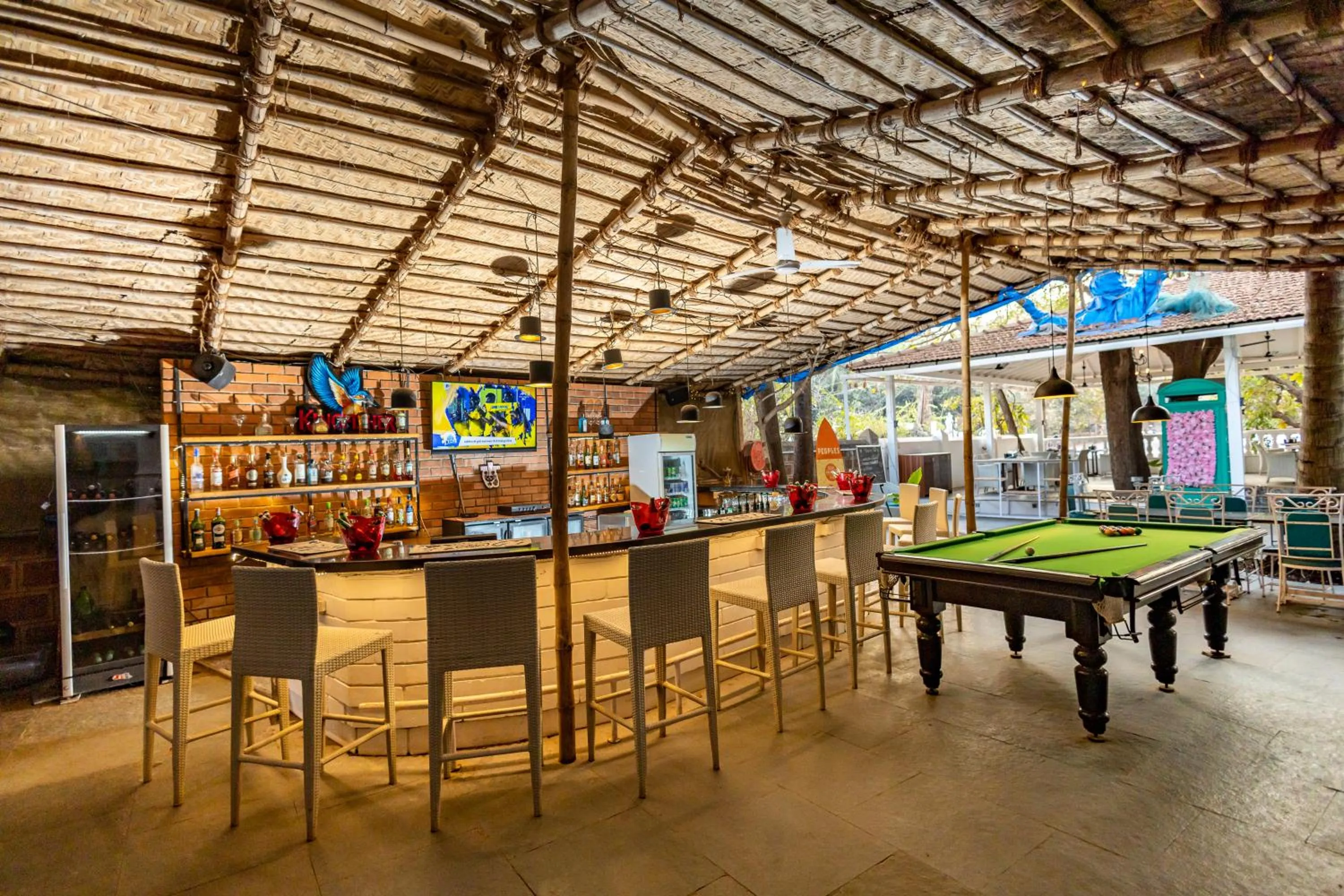 Lounge or bar in The Tamarind Hotel - A Boutique Heritage Stay, Anjuna - Goa