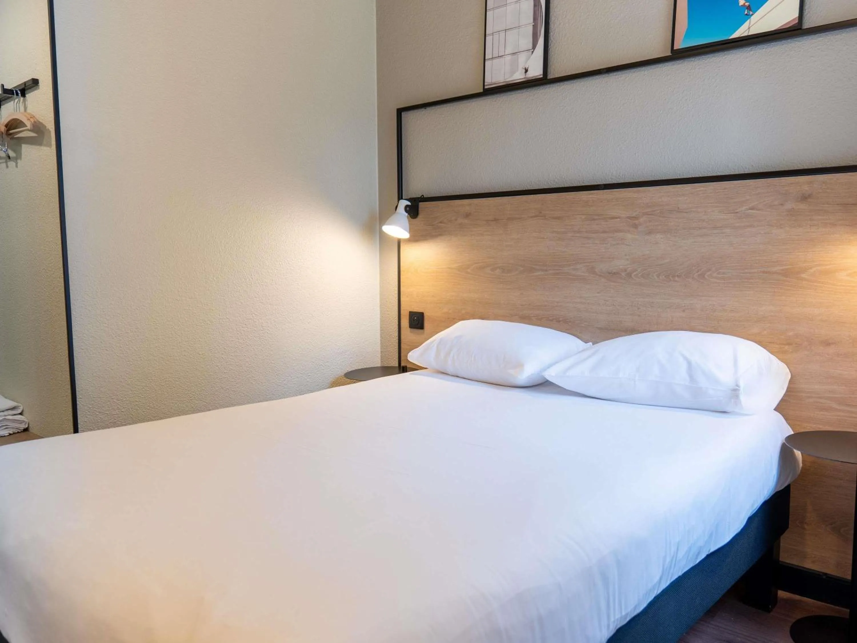 Bedroom, Bed in Ibis Agen Centre - Rénové en 2026