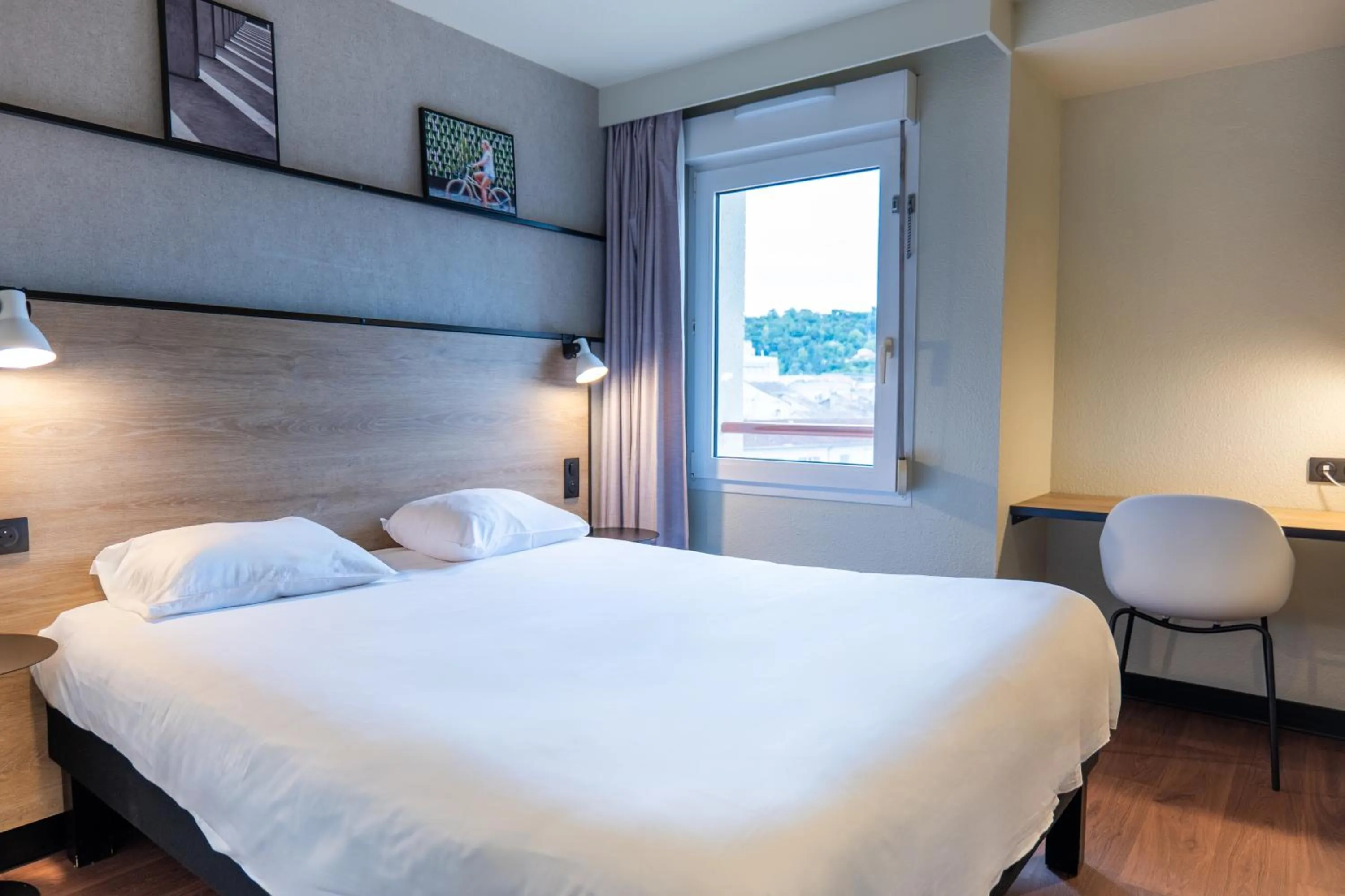 Bed in Ibis Agen Centre Gare