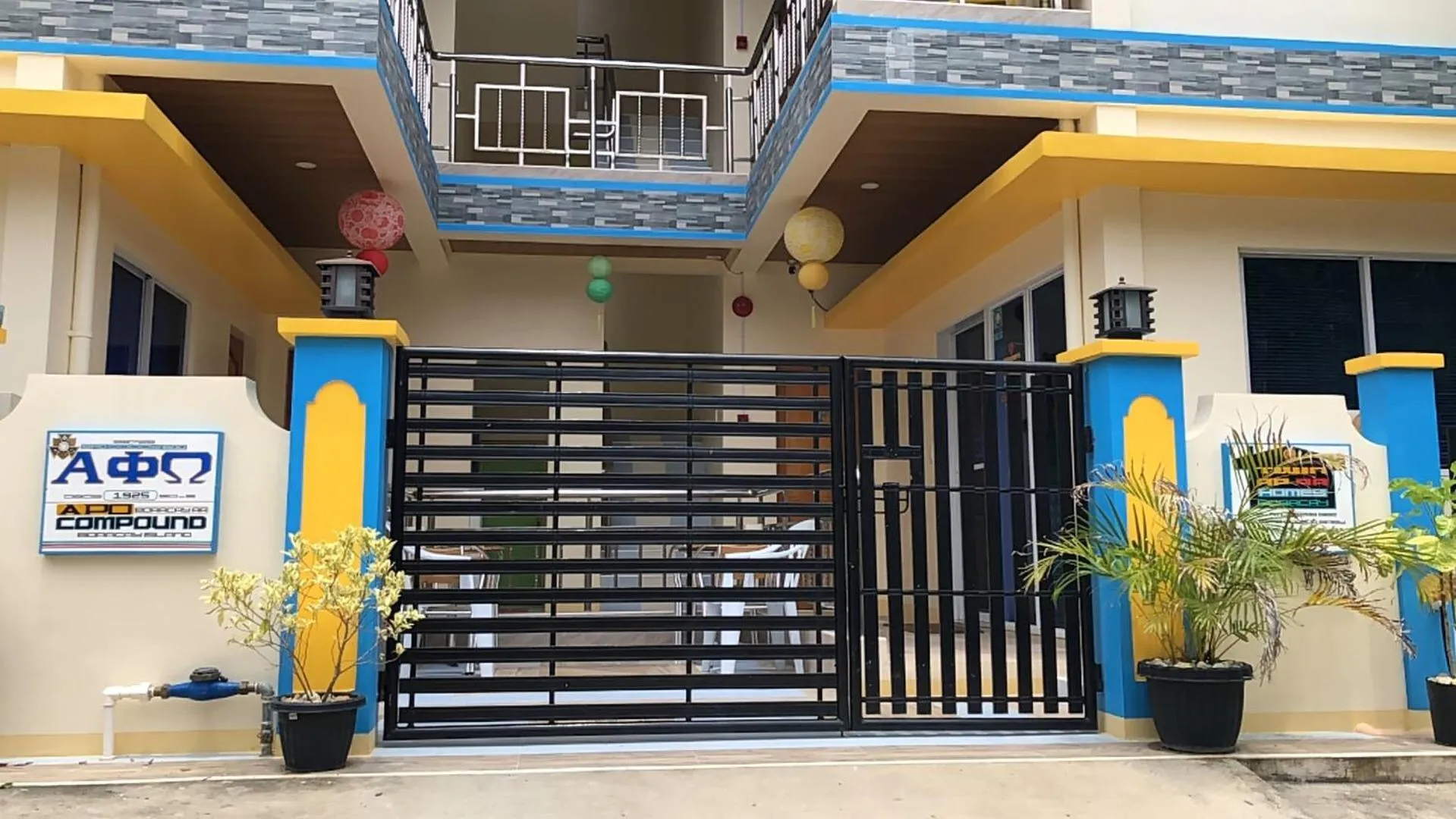 Facade/entrance in Twin AP Homes