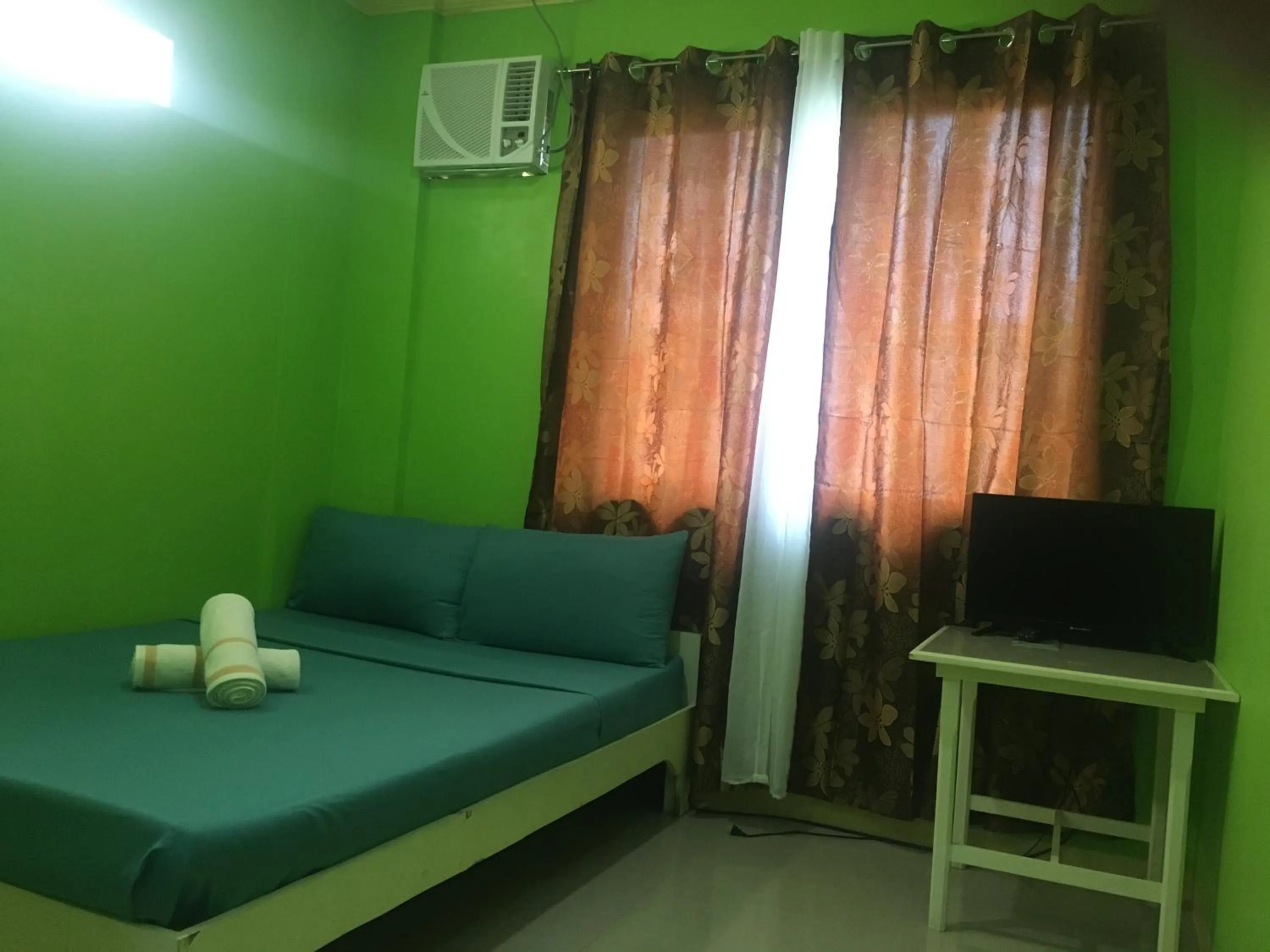 Bedroom, Bed in Twin AP Homes