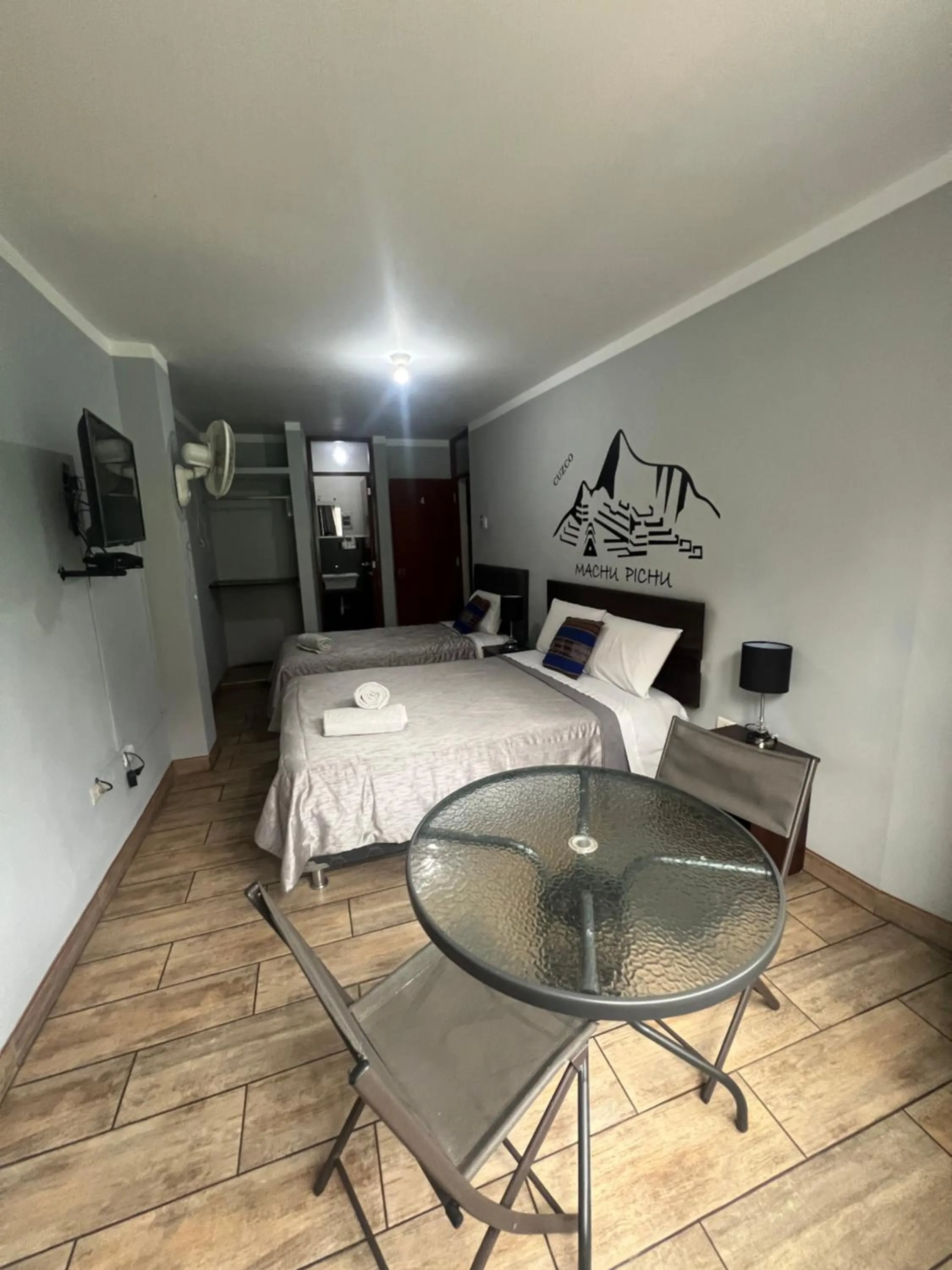 Bedroom, Bed in Lima Airport Tampu