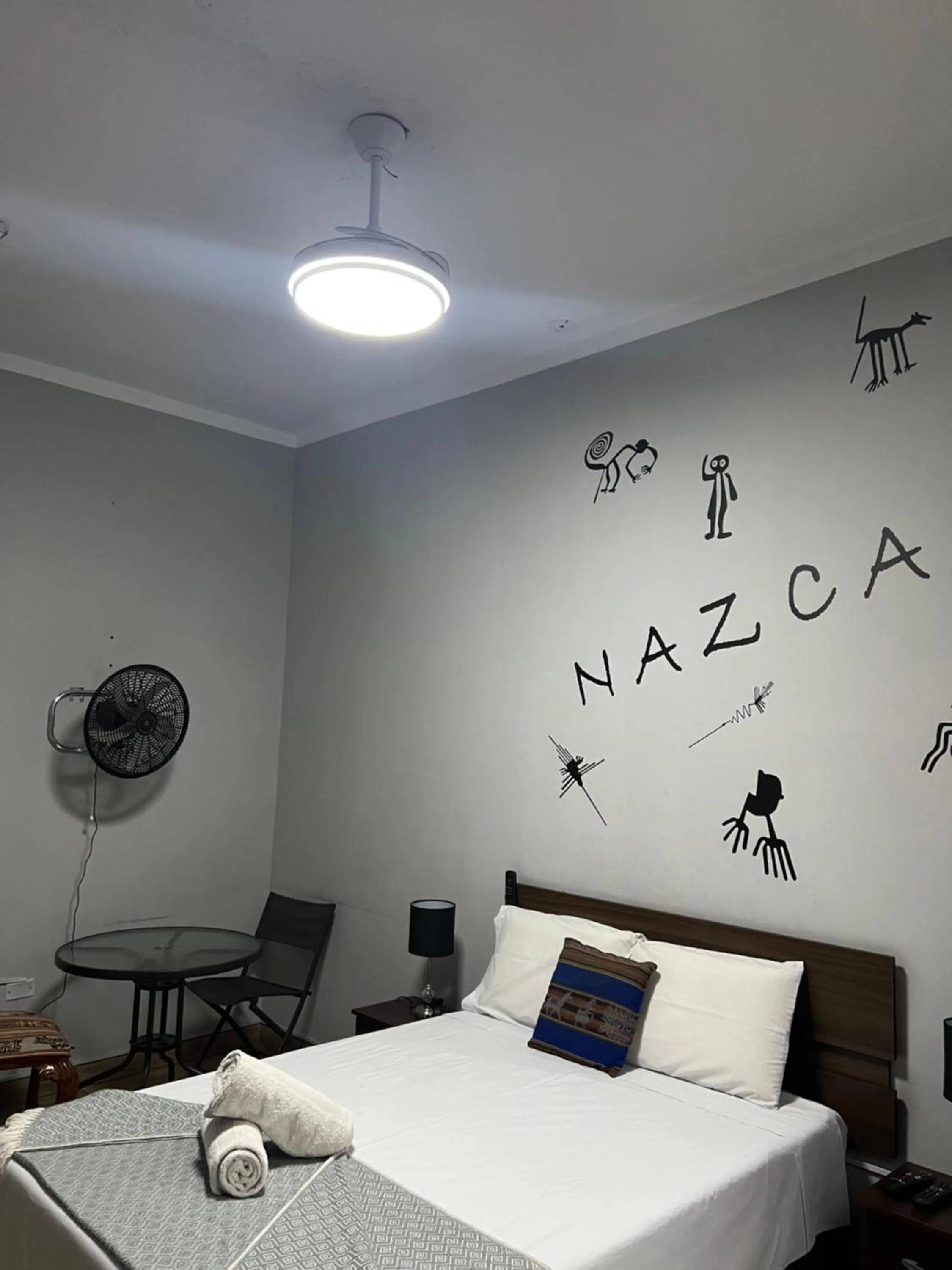 Bedroom, Bed in Lima Airport Tampu