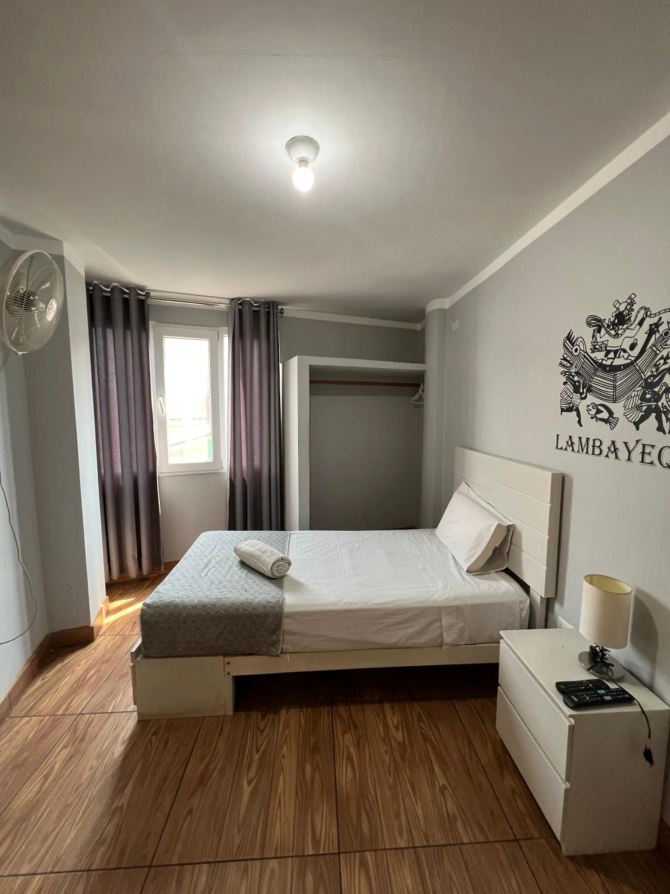 Bedroom, Bed in Lima Airport Tampu