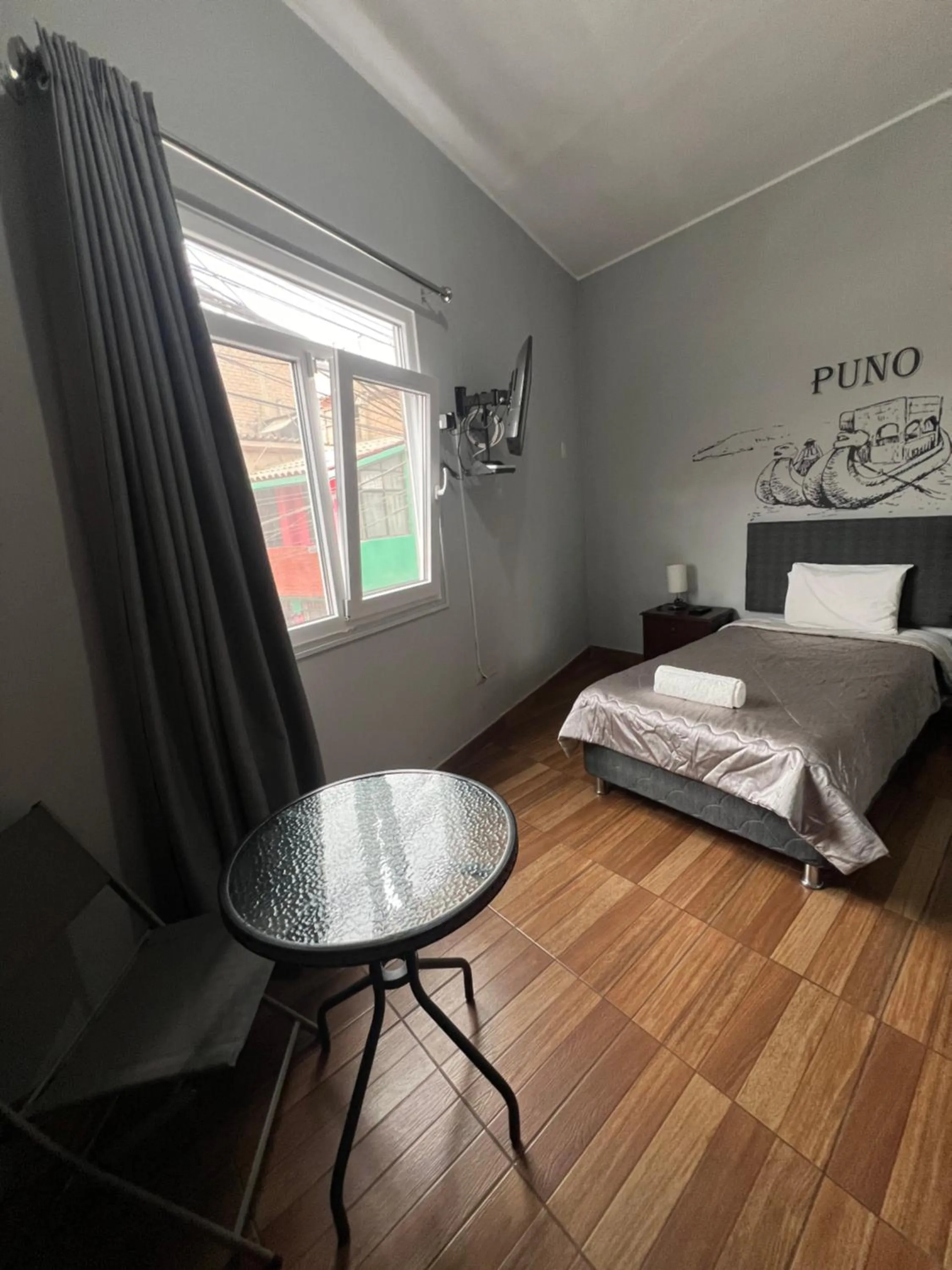 Bedroom, Bed in Lima Airport Tampu