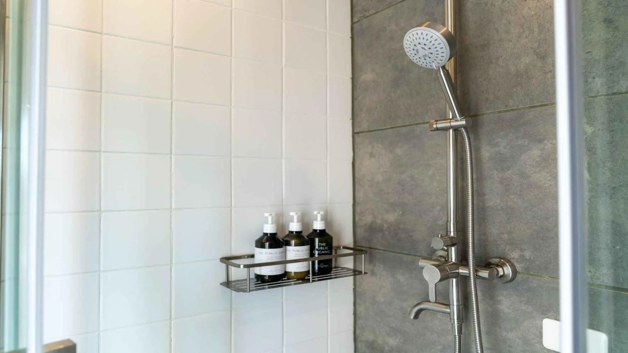 Shower in BLANC MIYAKOJIMA 旧RuGu Glamping Resort
