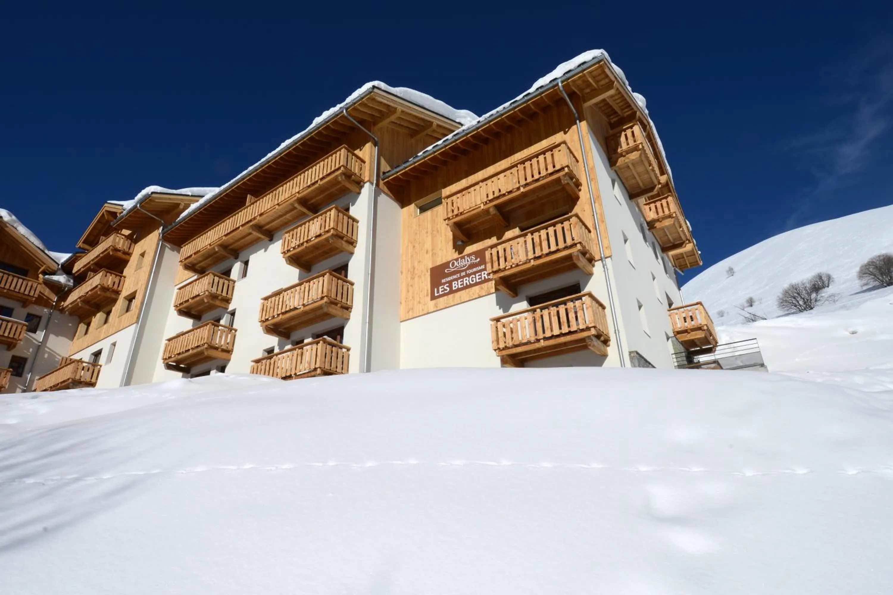 Facade/entrance in Résidence Odalys Les Bergers