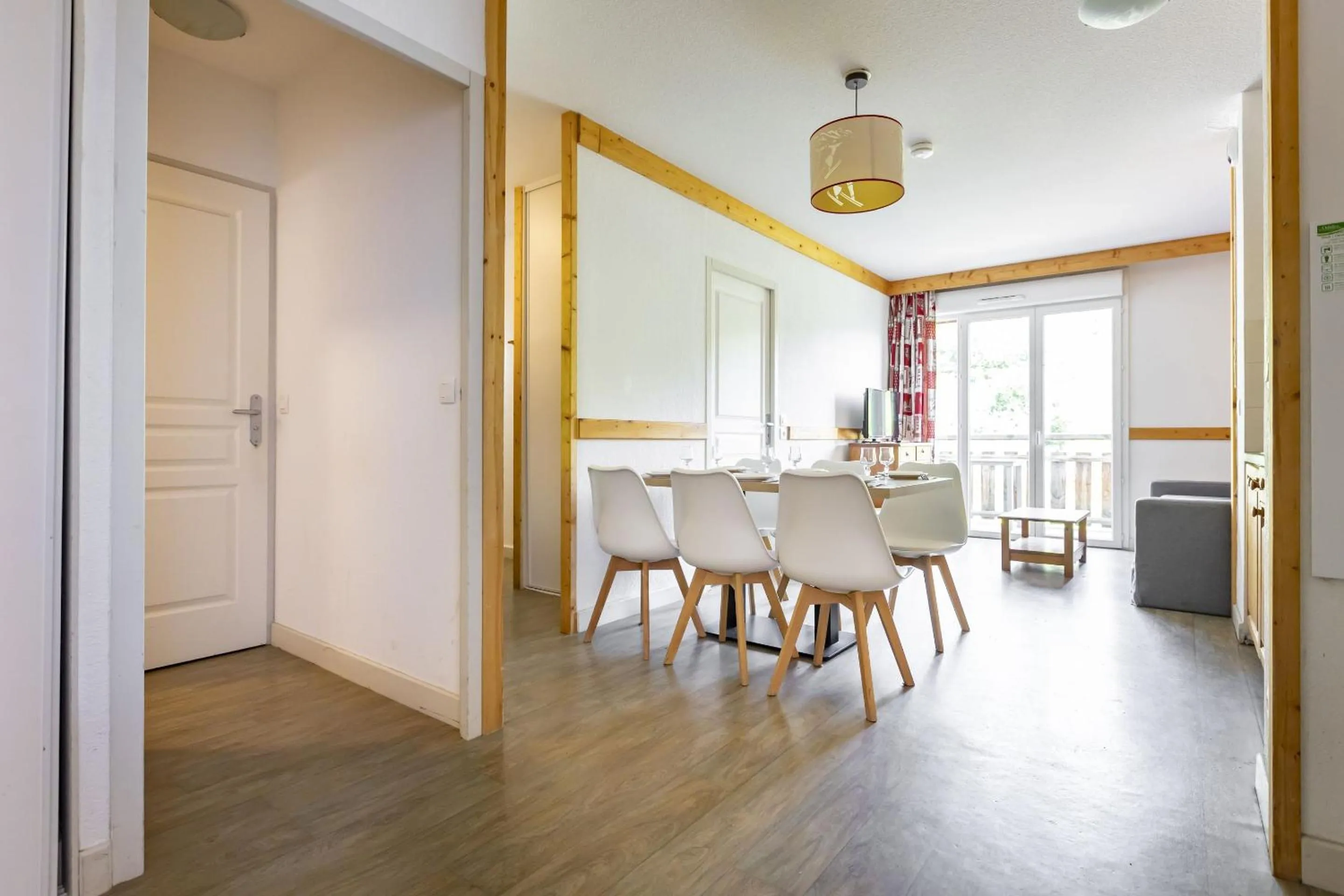 Dining area in Résidence Odalys Les Bergers