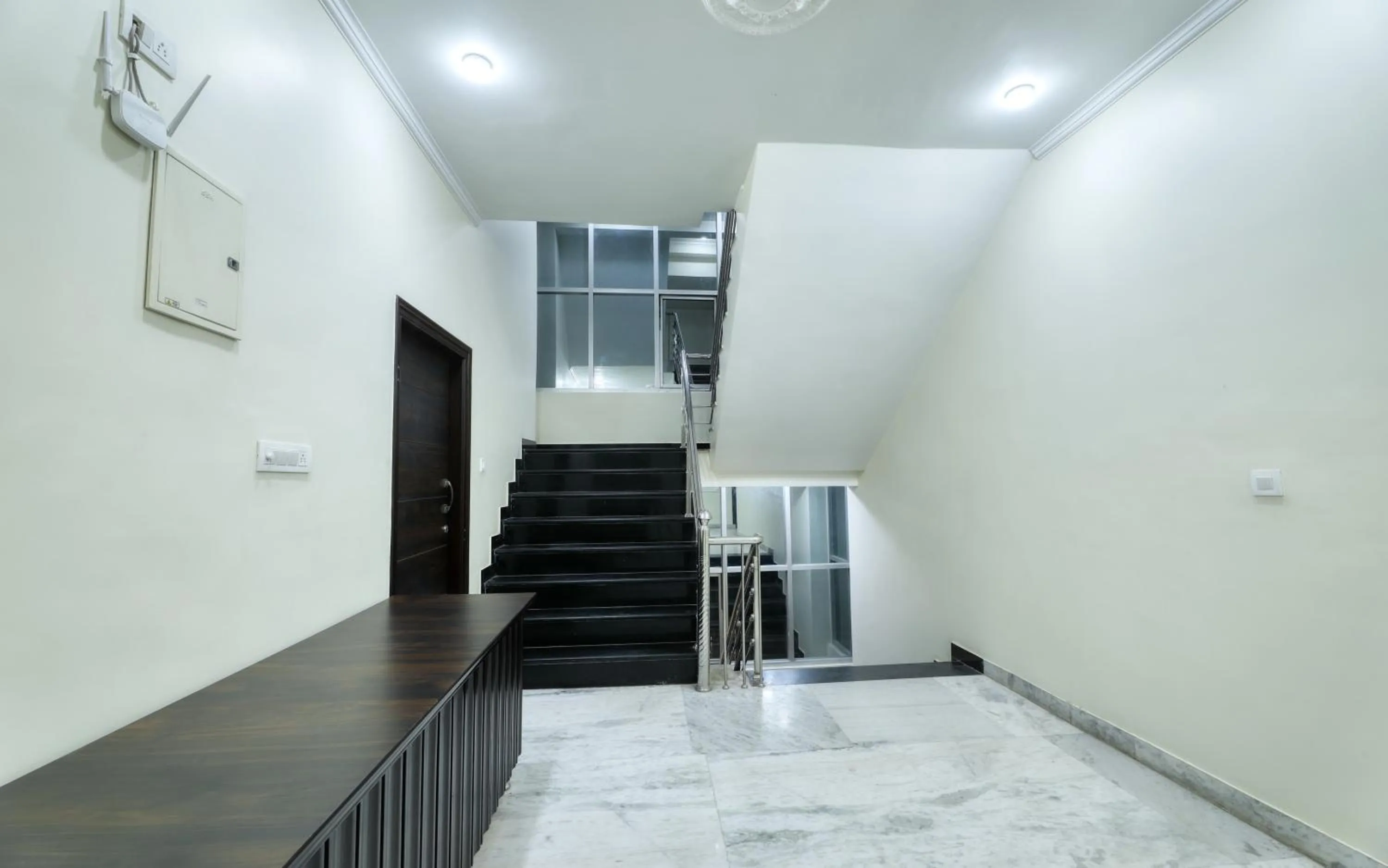 Lobby or reception in Hotel Pulse Inn- Near Jaipur Railway Station