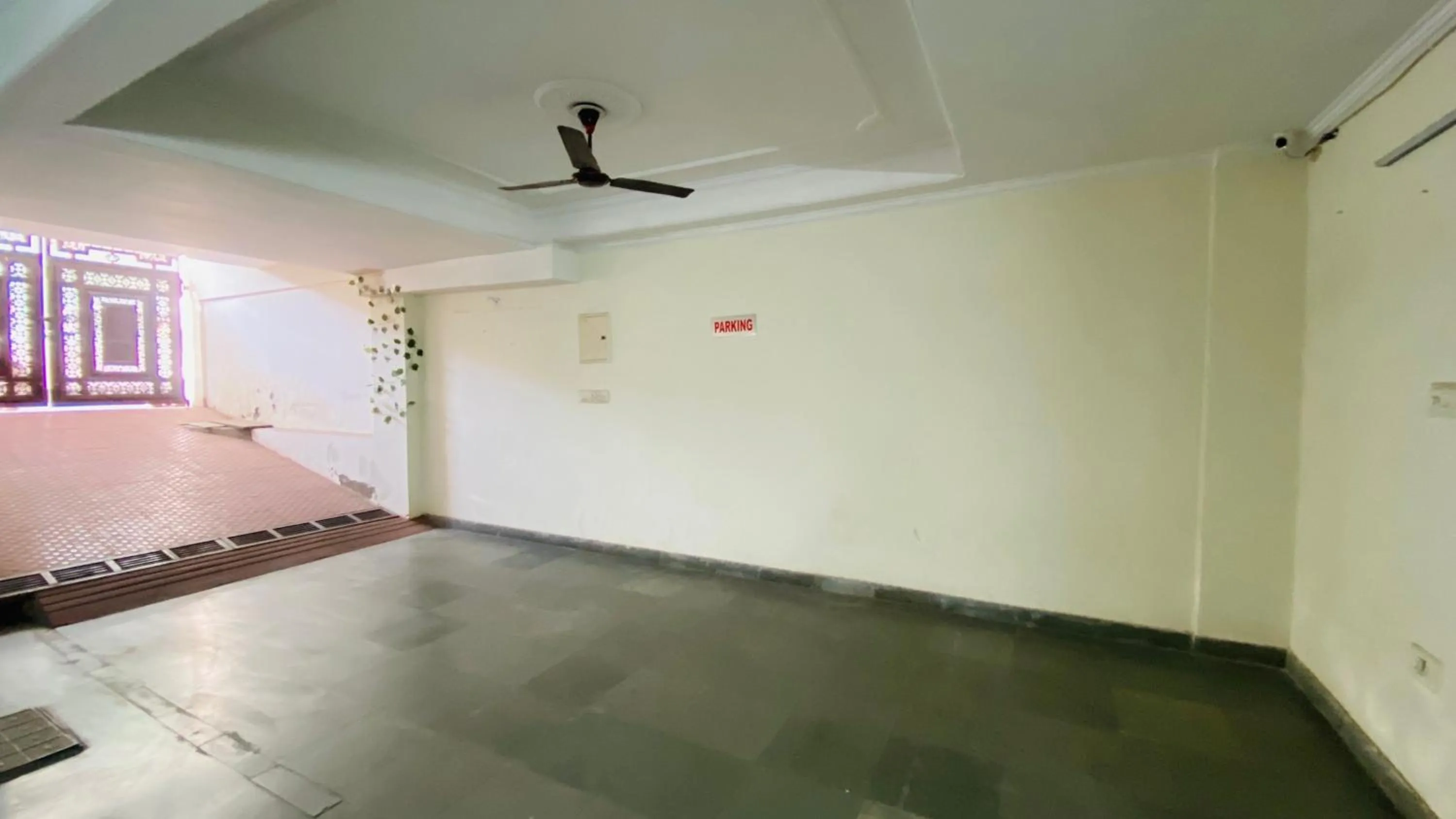 Parking in Hotel Pulse Inn- Near Jaipur Railway Station