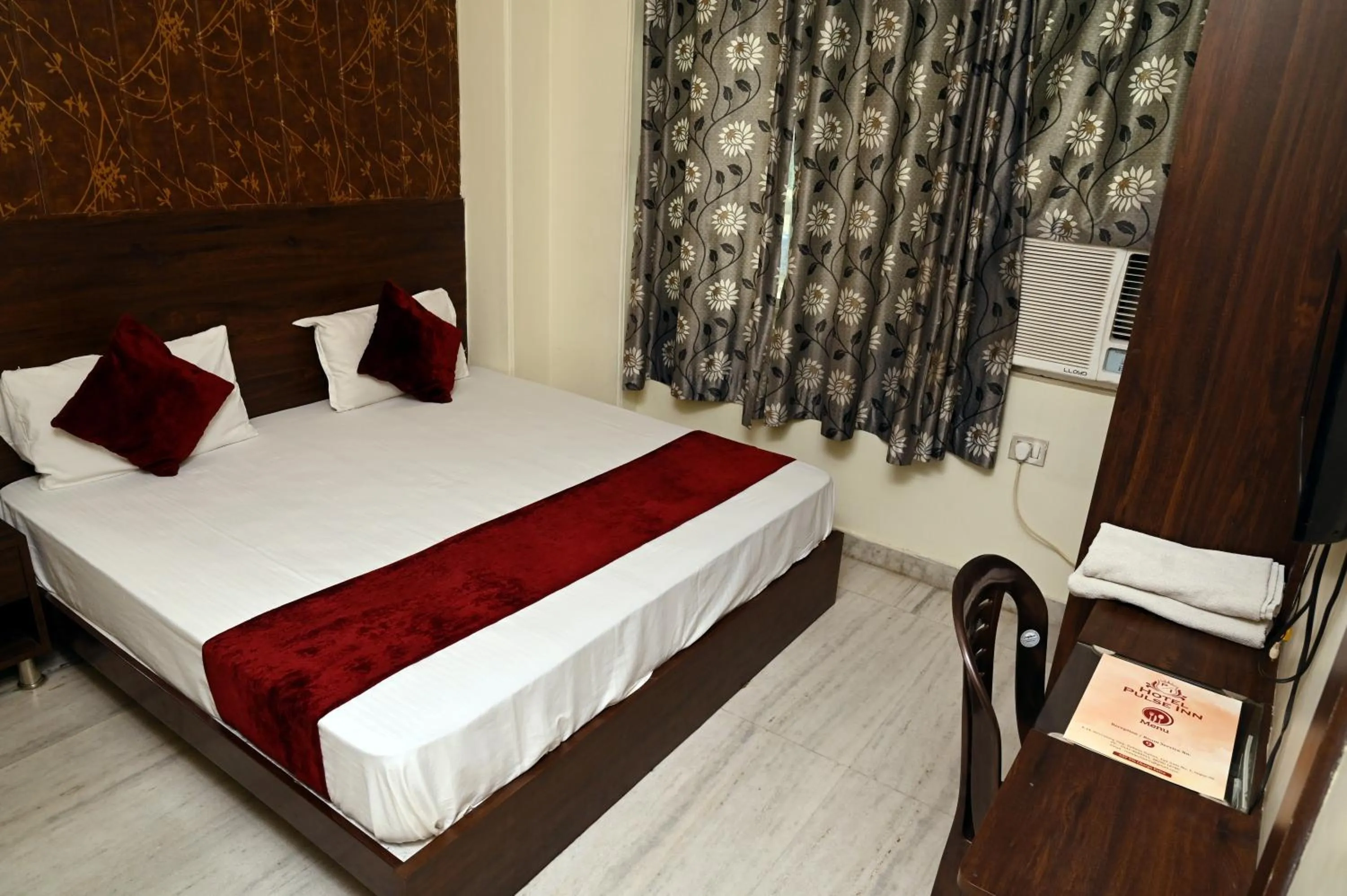 Bed in Hotel Pulse Inn- Near Jaipur Railway Station