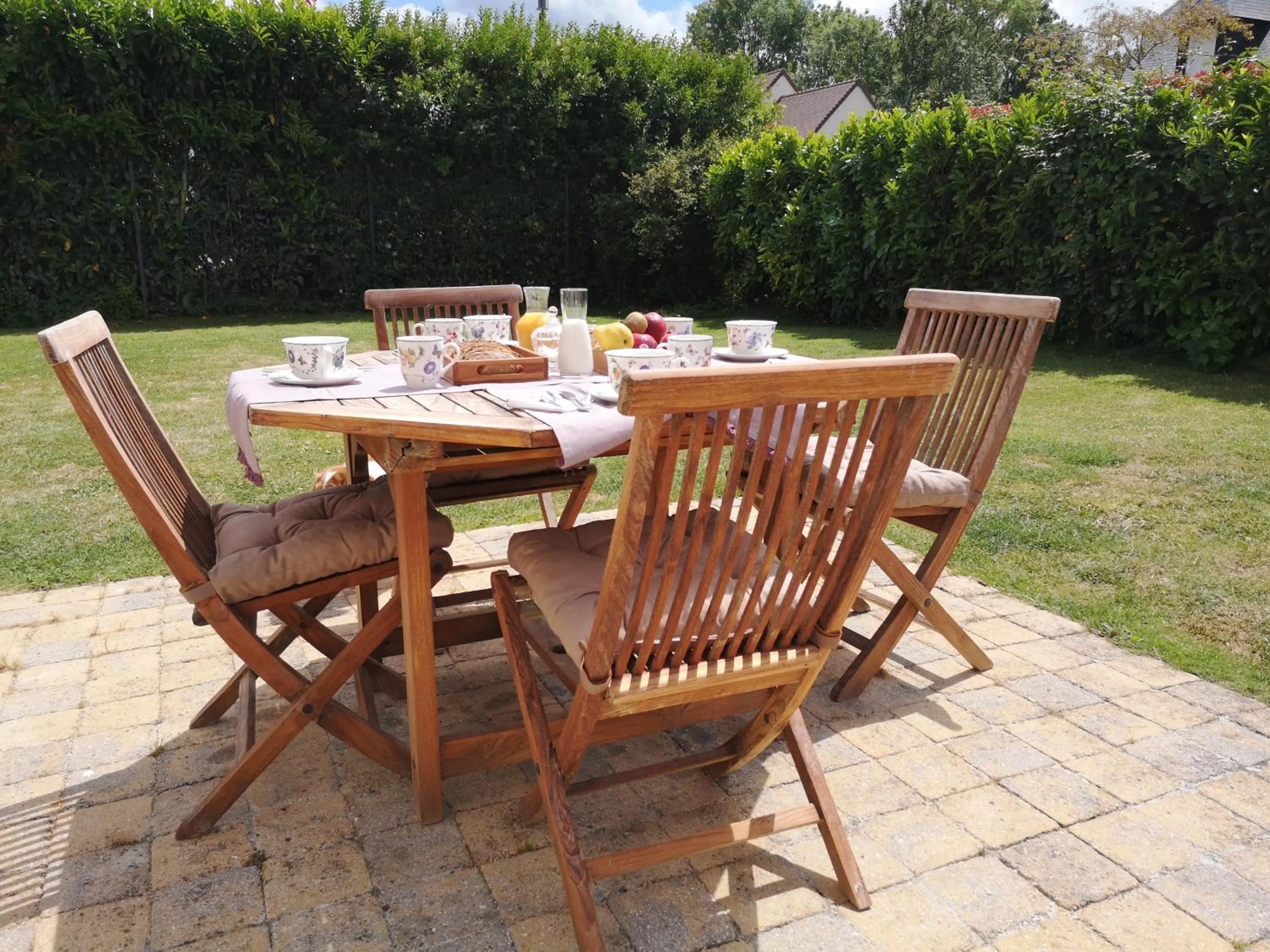 Patio in Du coté de chez Swann 1