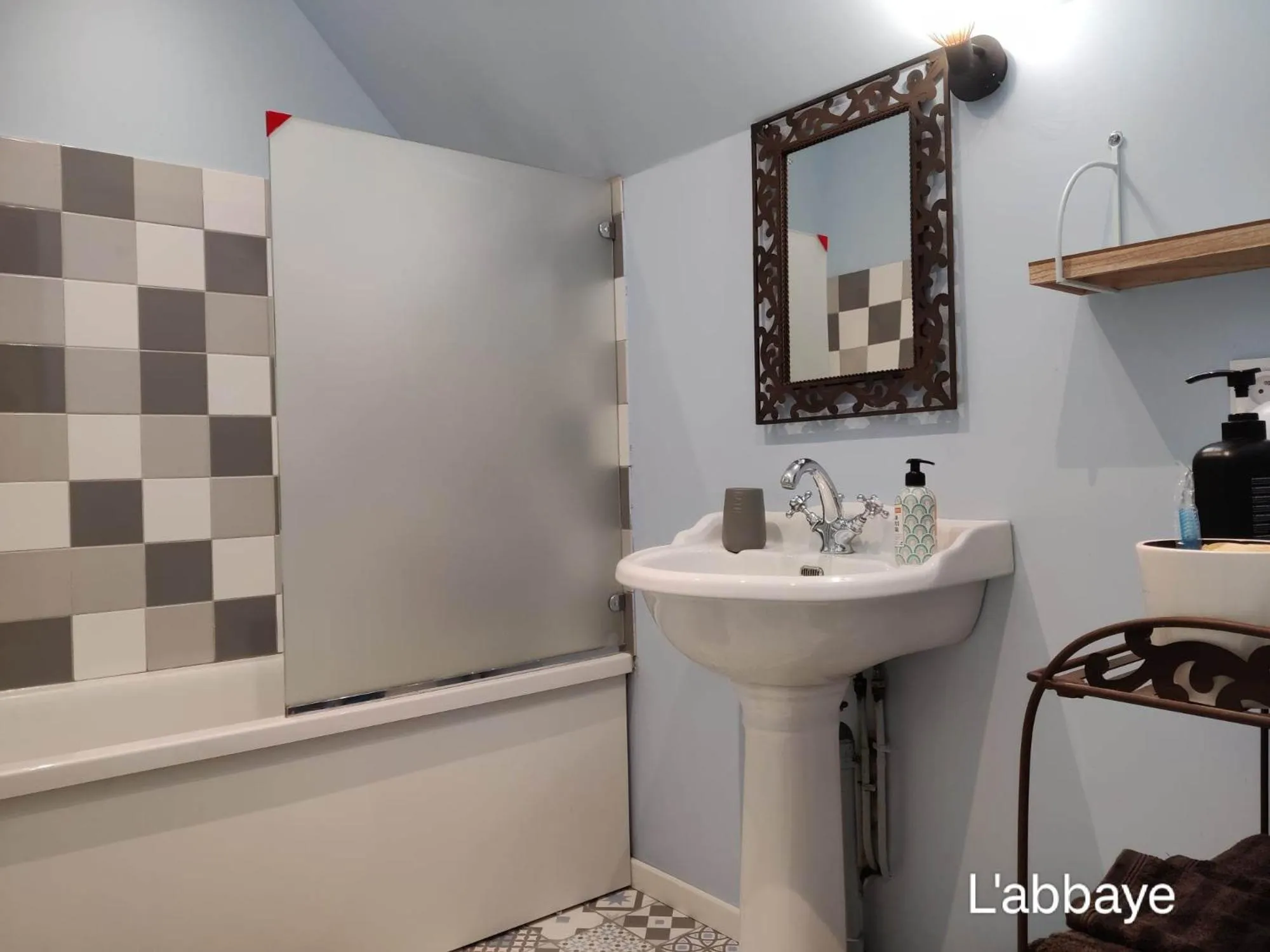 Bathroom in Du coté de chez Swann 1