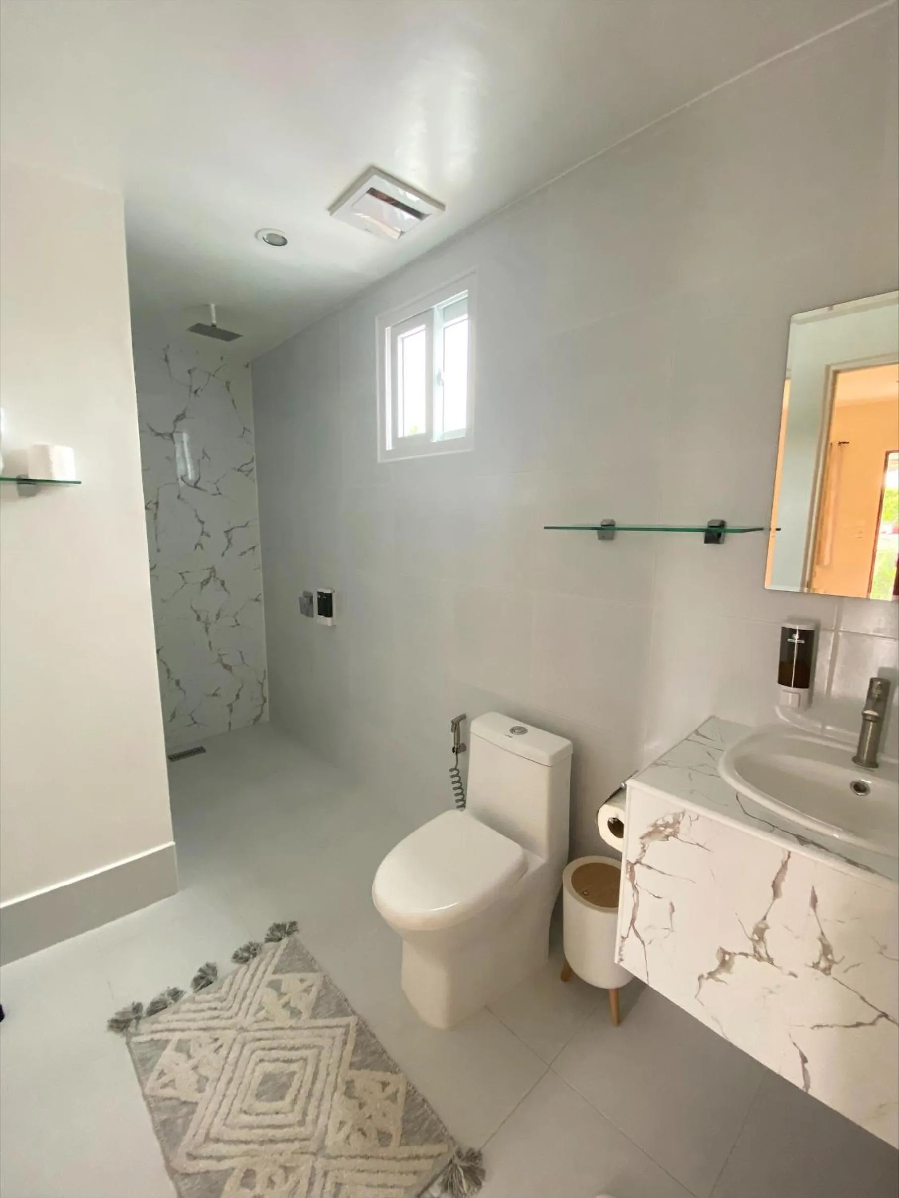 HARMAN SUITES Moalboal