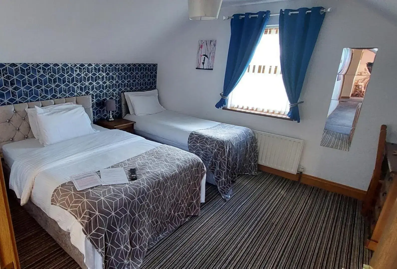 Triple Room in Carnately Lodge Triple Room in Carnately Lodge