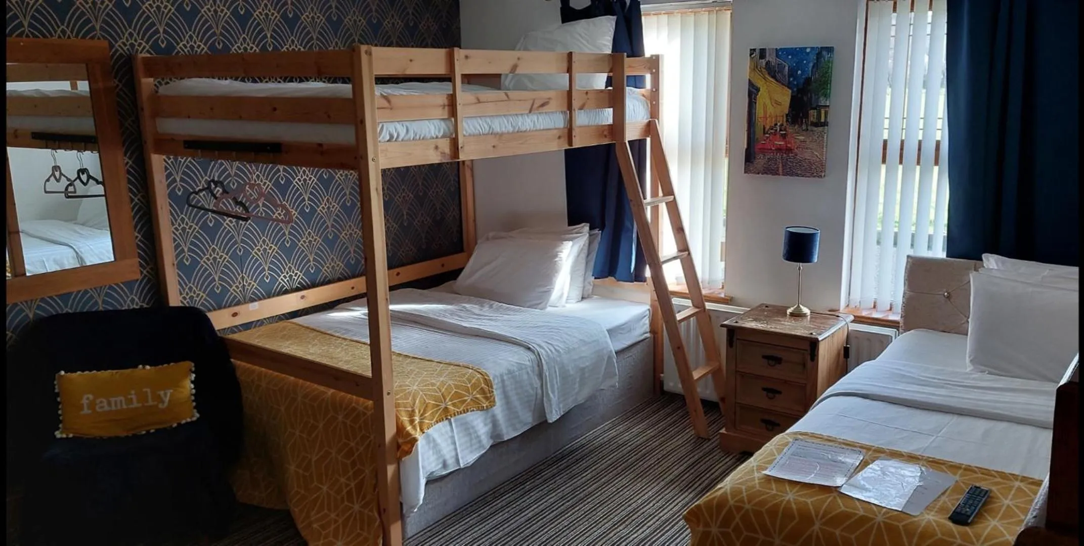 Bedroom, Bed in Carnately Lodge