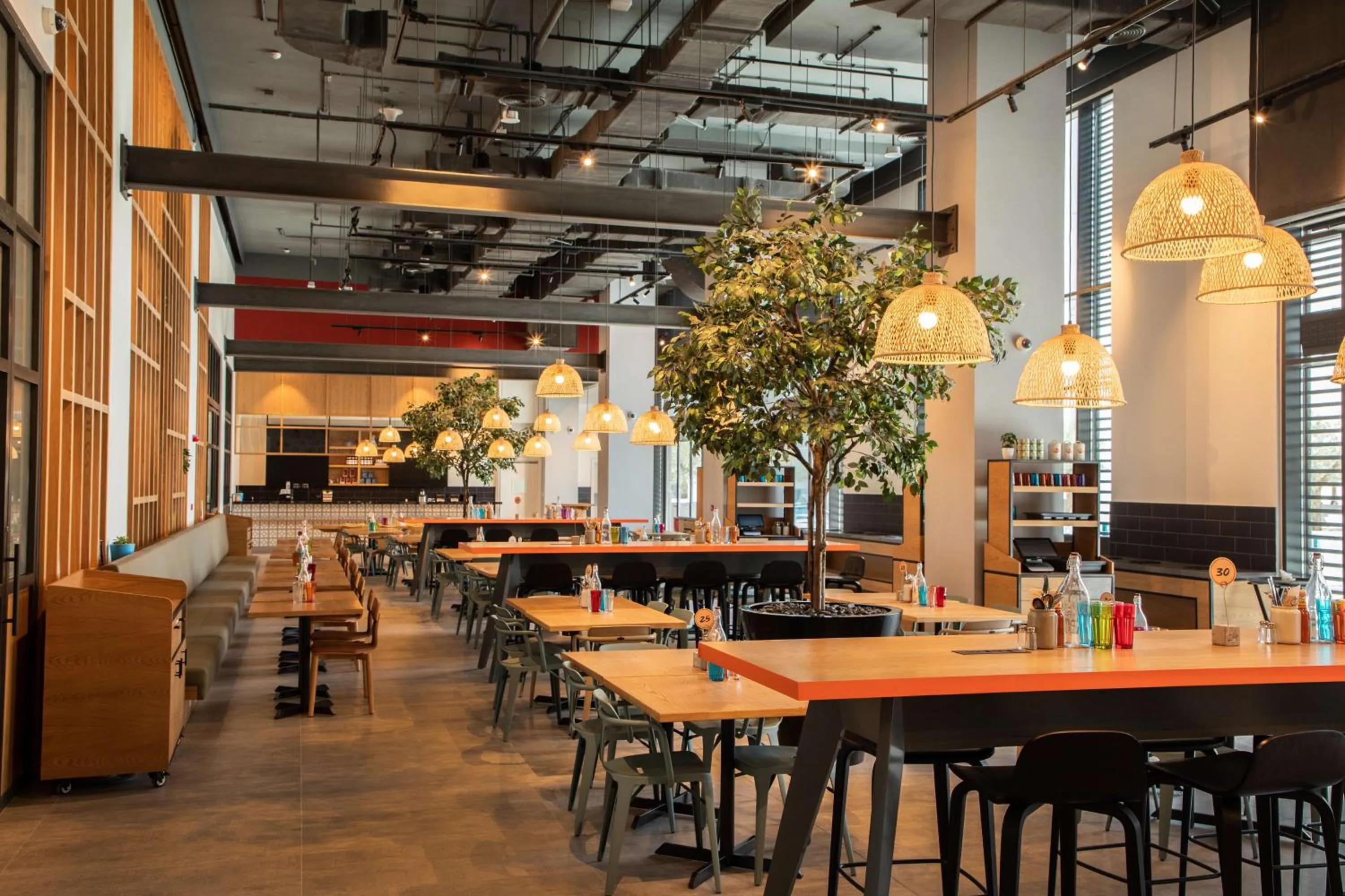 Restaurant/places to eat in Rove At The Park