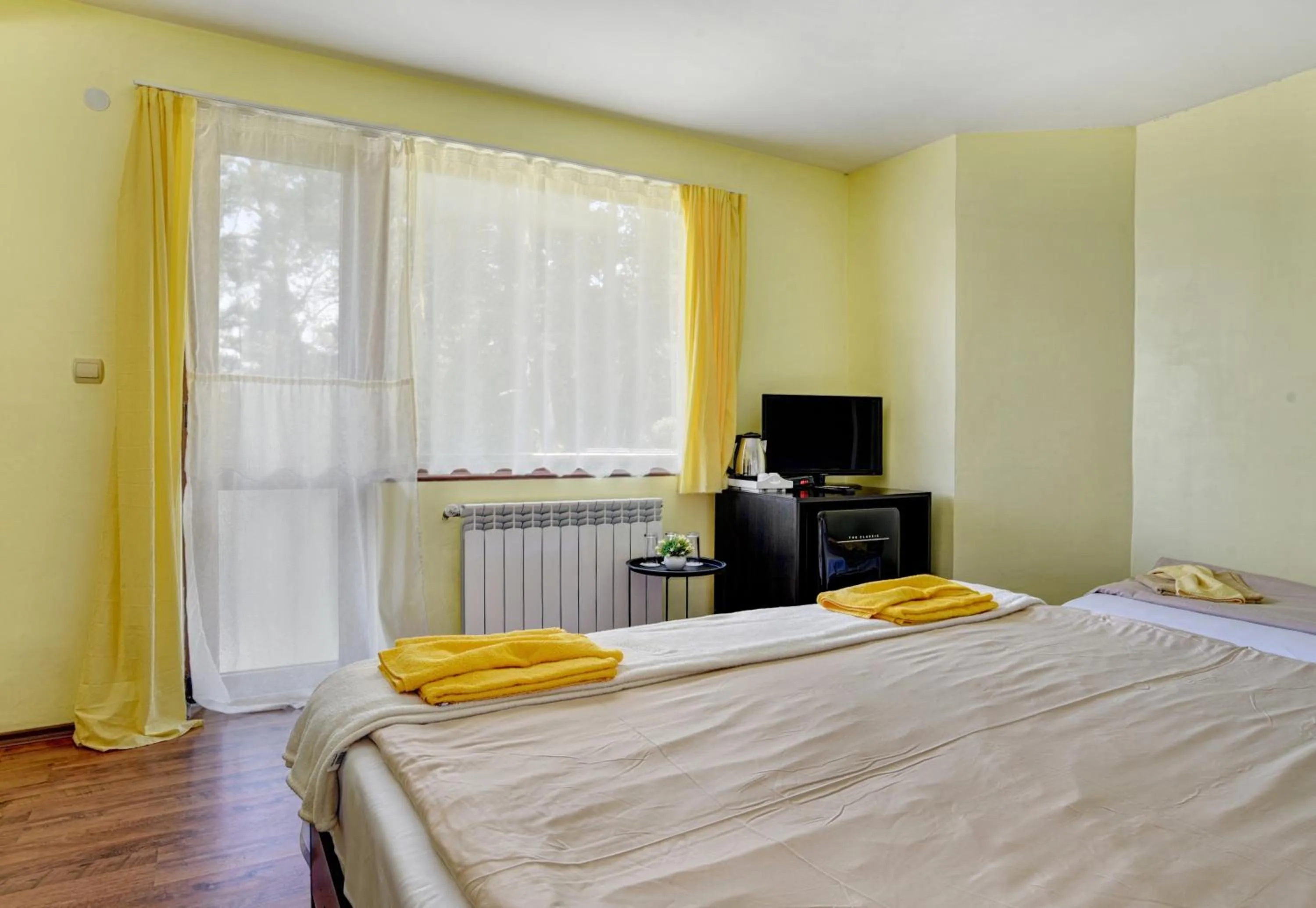 TV and multimedia, Bed in Guest House Slunchev Cviat