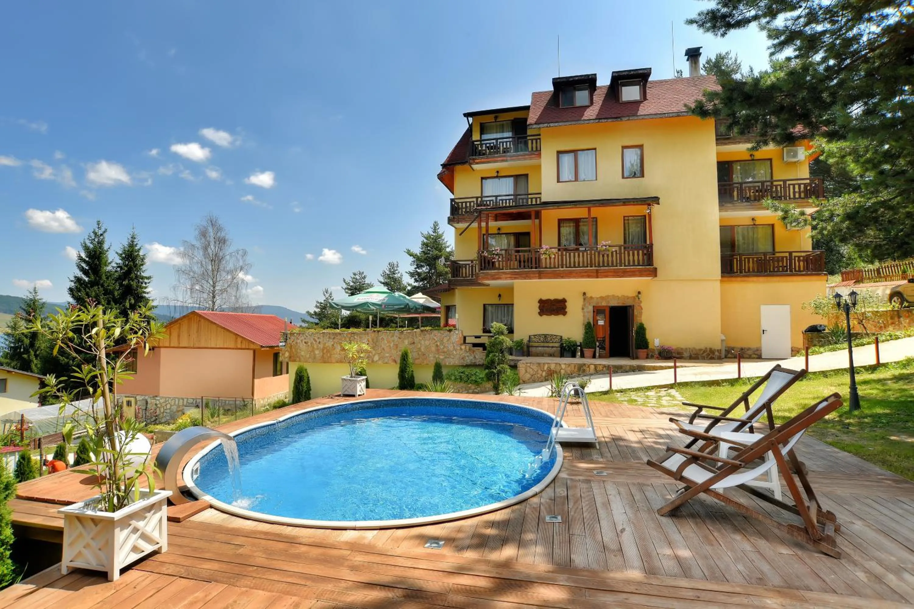 Property building in Guest House Slunchev Cviat