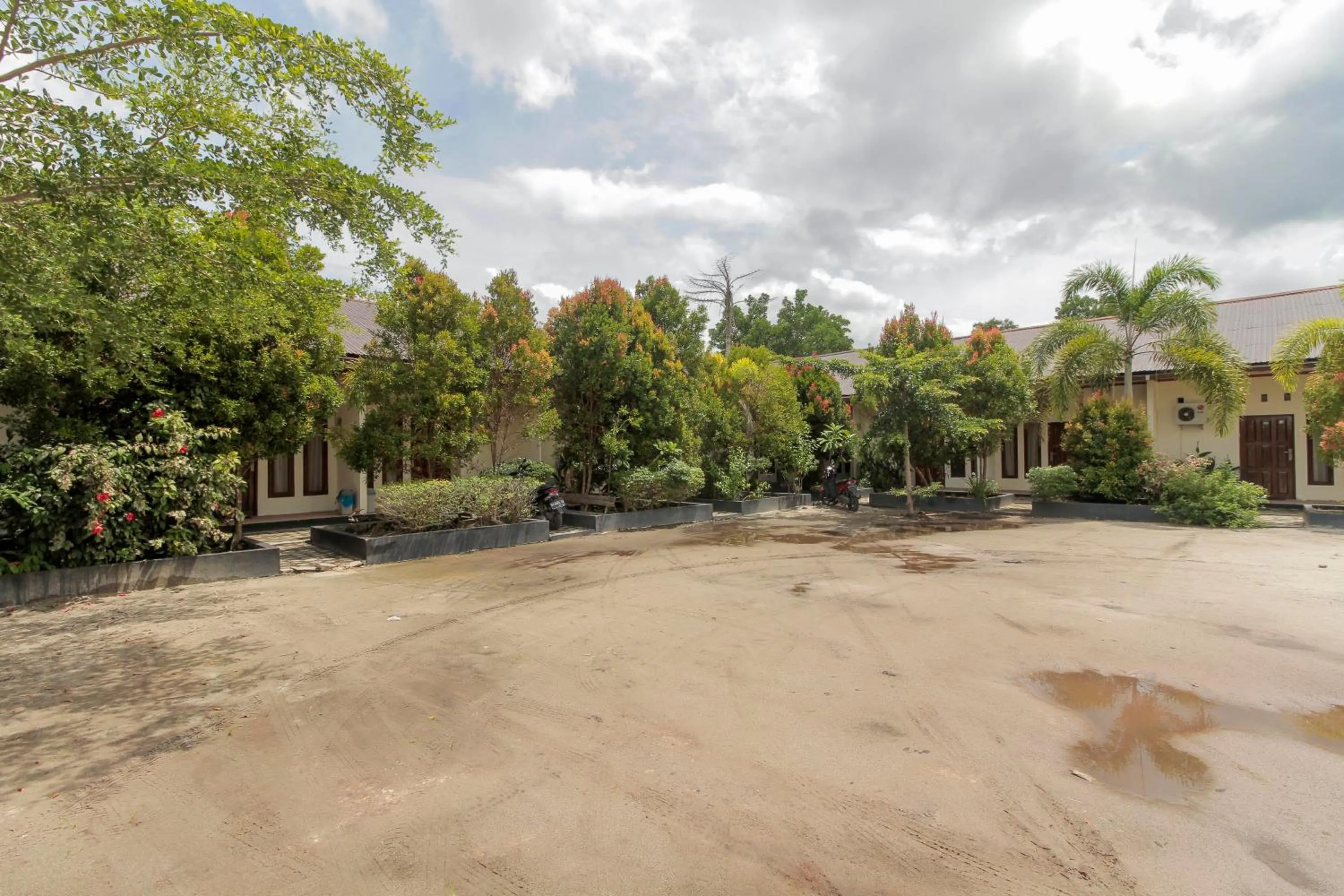 Property building in RedDoorz At Jalan Bukit Keminting