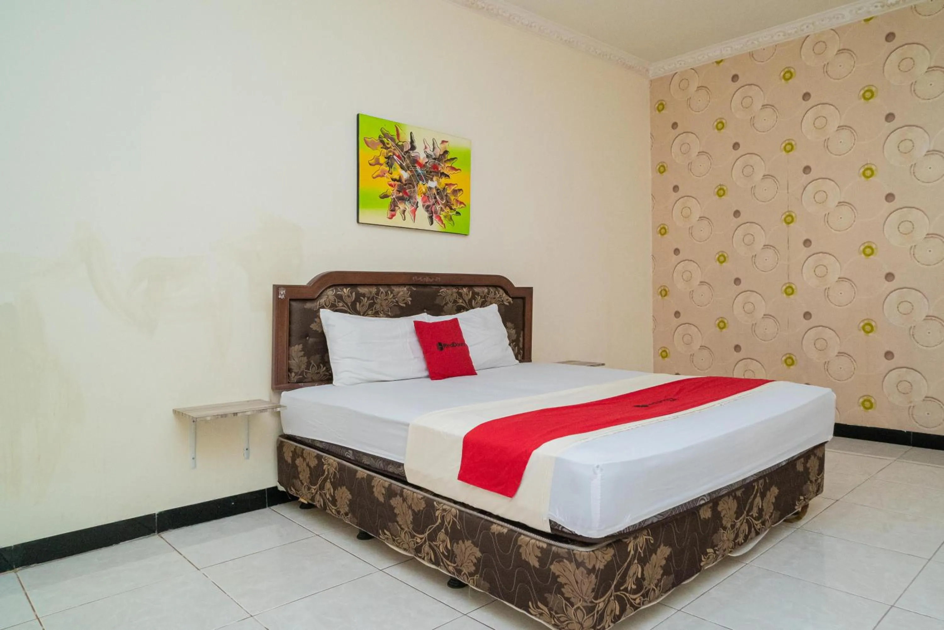 Bed in RedDoorz At Jalan Bukit Keminting