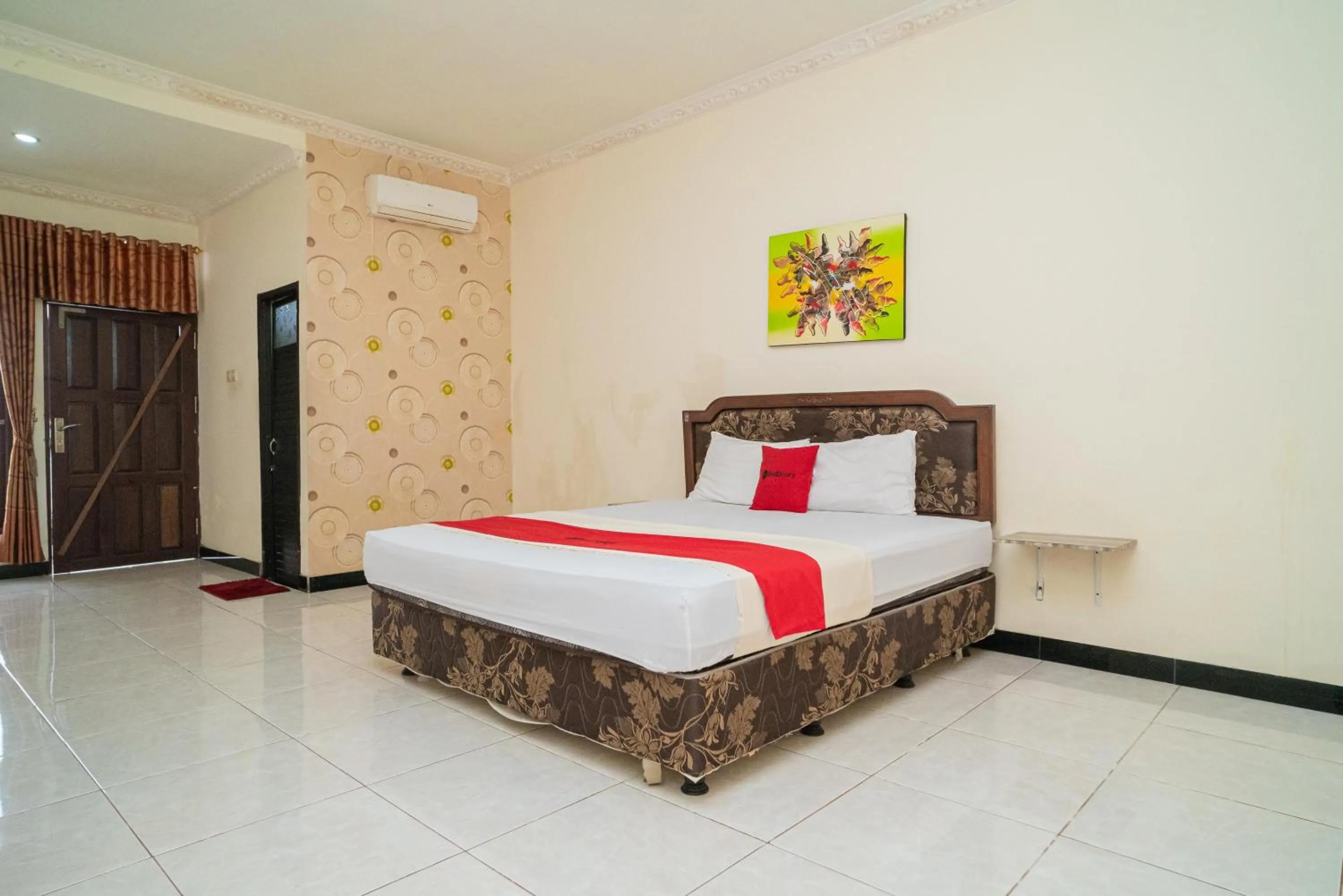 Bed in RedDoorz At Jalan Bukit Keminting