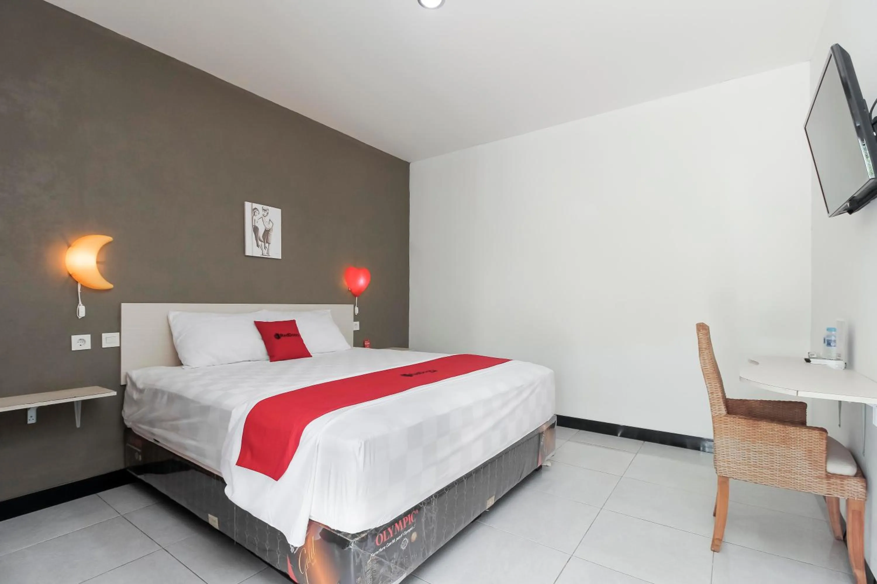 Bedroom, Bed in RedDoorz At Jalan Bukit Keminting