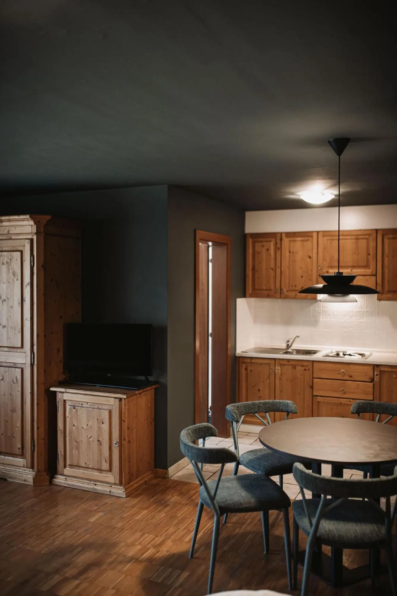 Kitchen or kitchenette in Nancy's Holiday Homes Dolomites