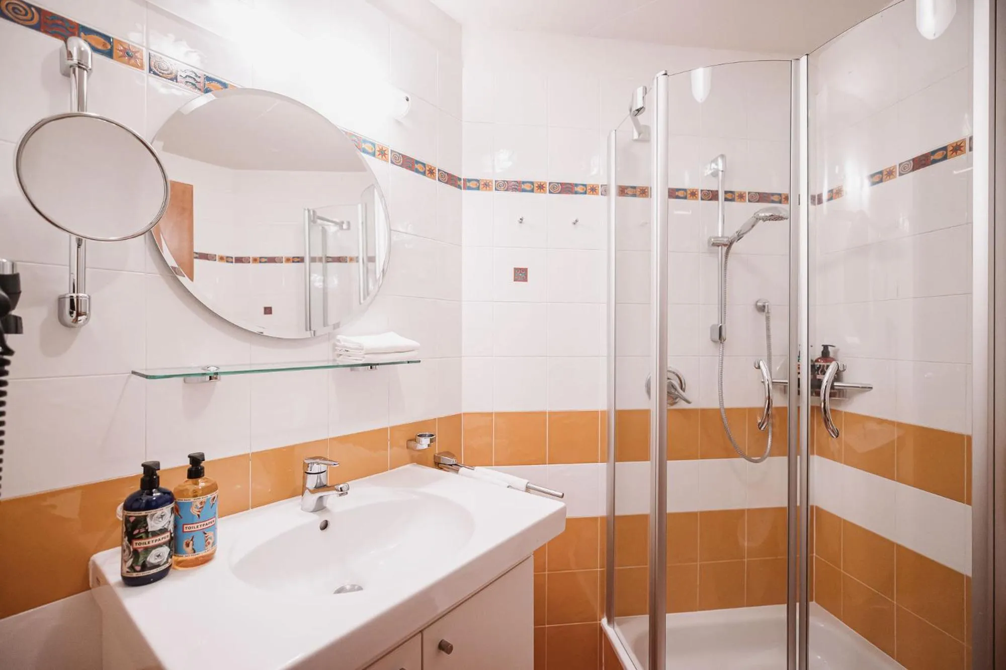 Shower in Nancy's Holiday Homes Dolomites