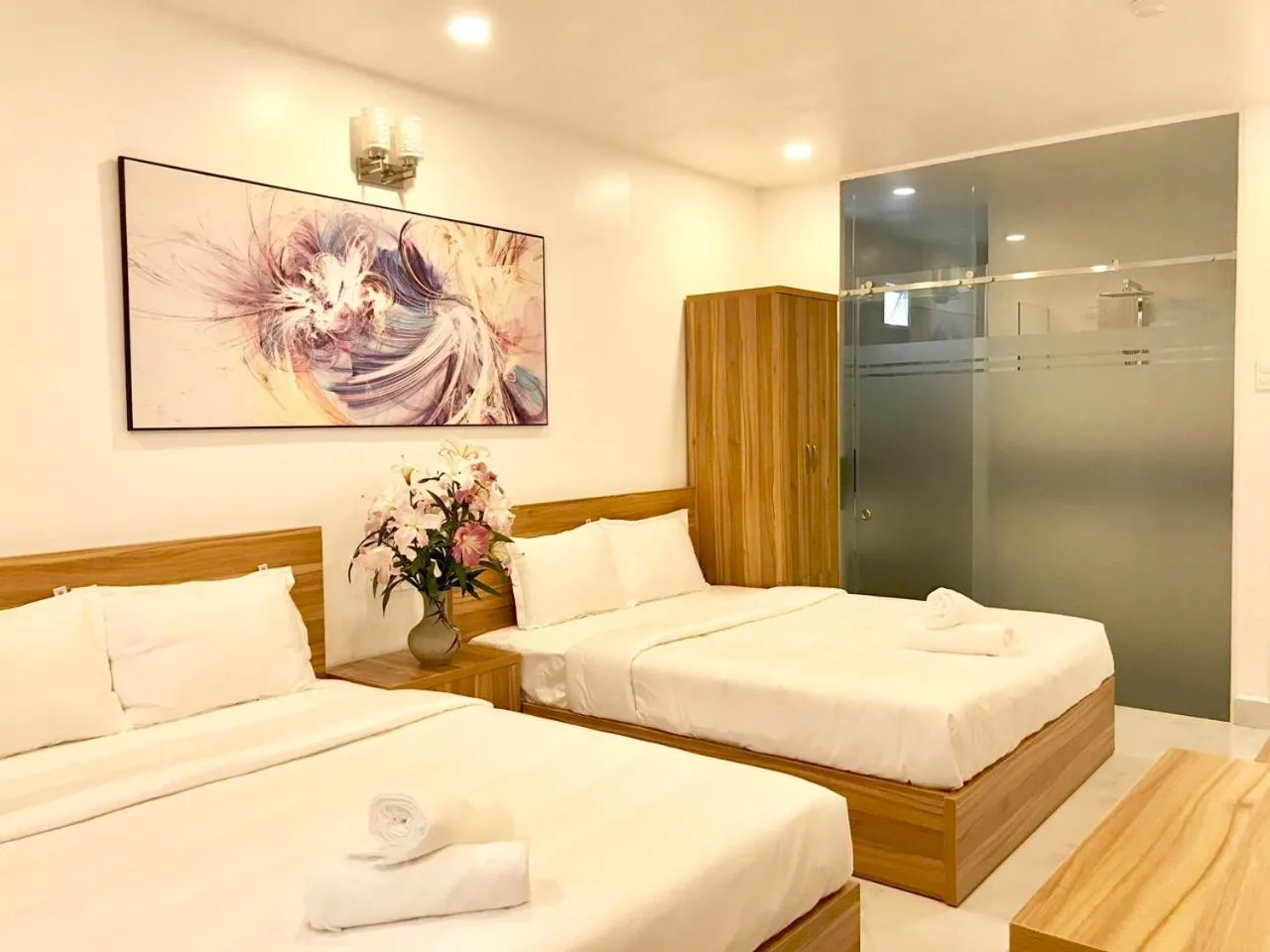 Bed in Louis Hotel - Bui Vien Walking Street