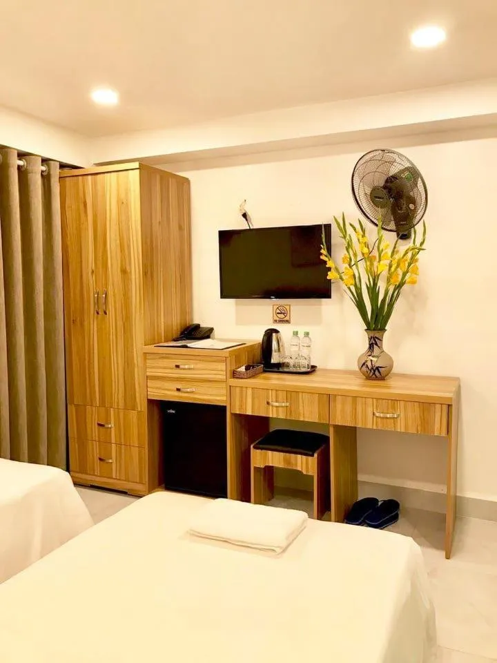 Bed in Louis Hotel - Bui Vien Walking Street