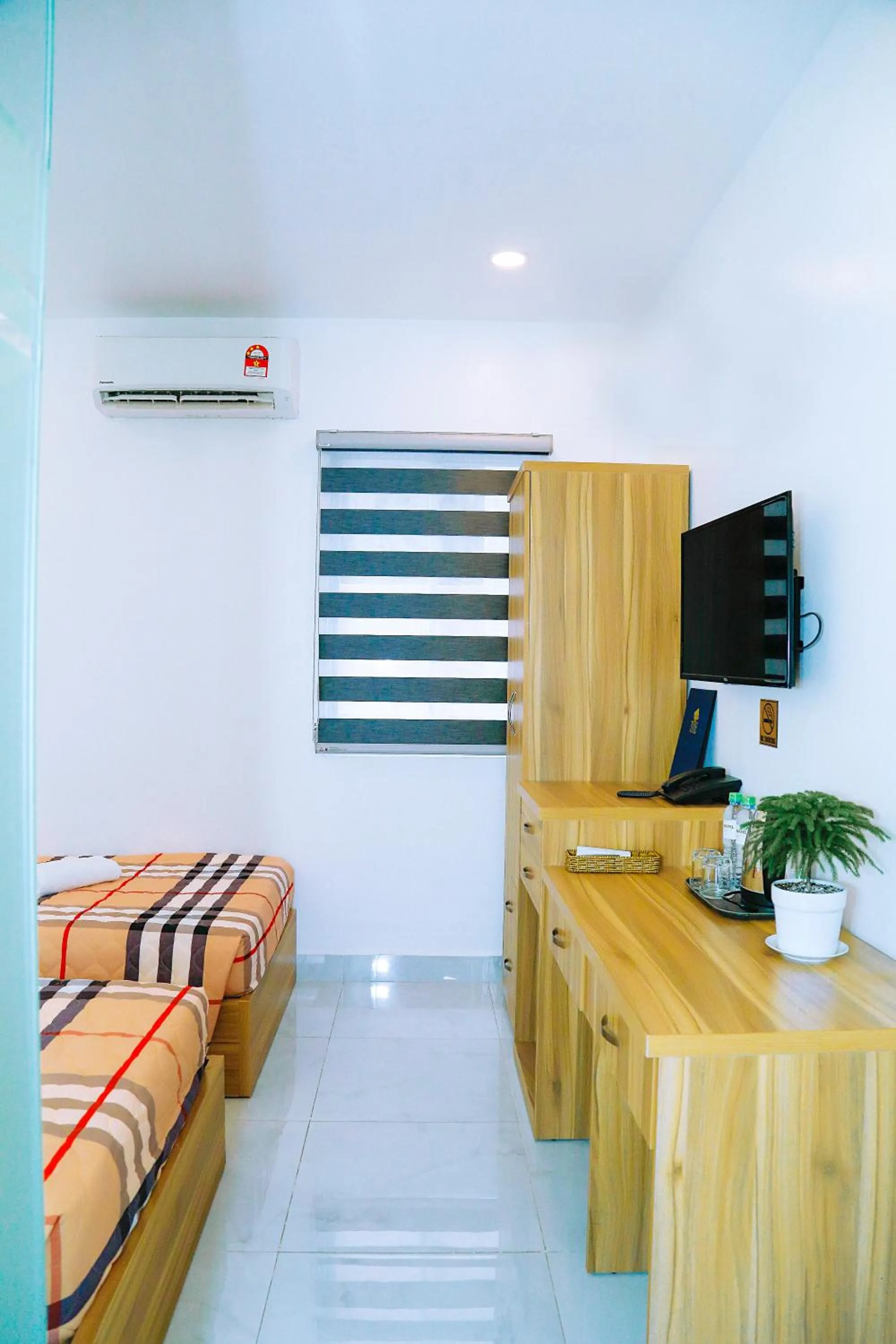 Bed in Louis Hotel - Bui Vien Walking Street