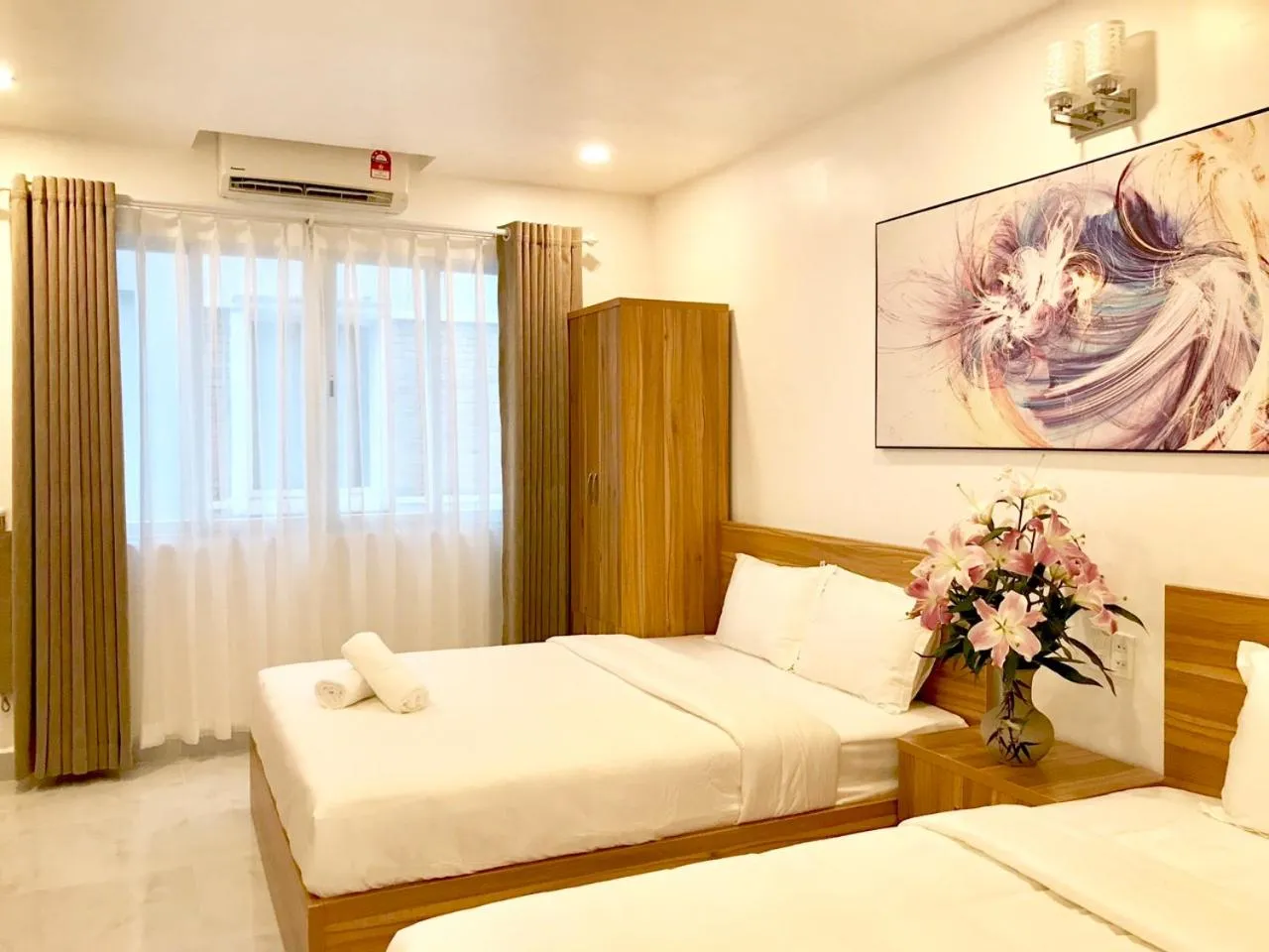 Bed in Louis Hotel - Bui Vien Walking Street