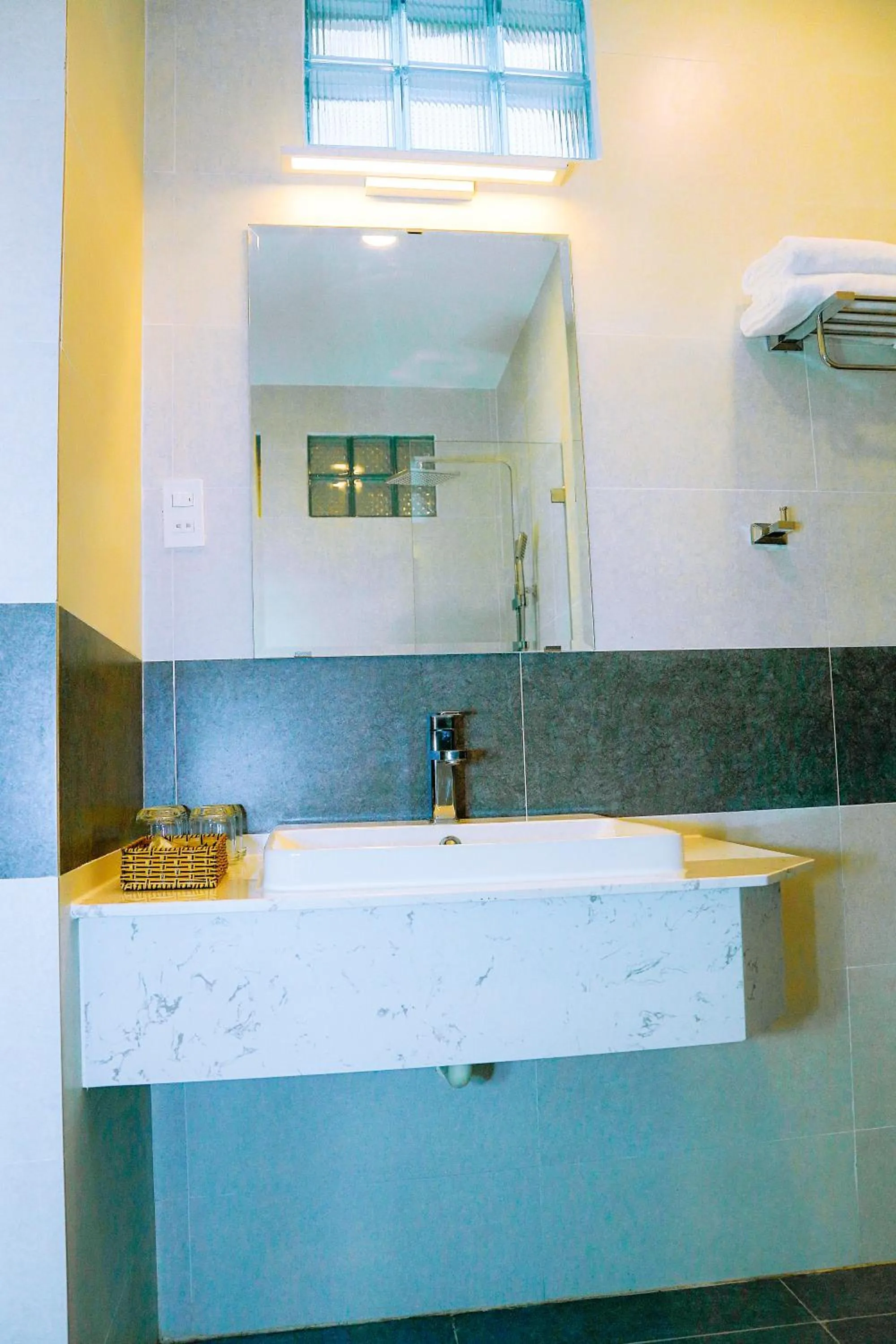 Louis Hotel - Bui Vien Walking Street