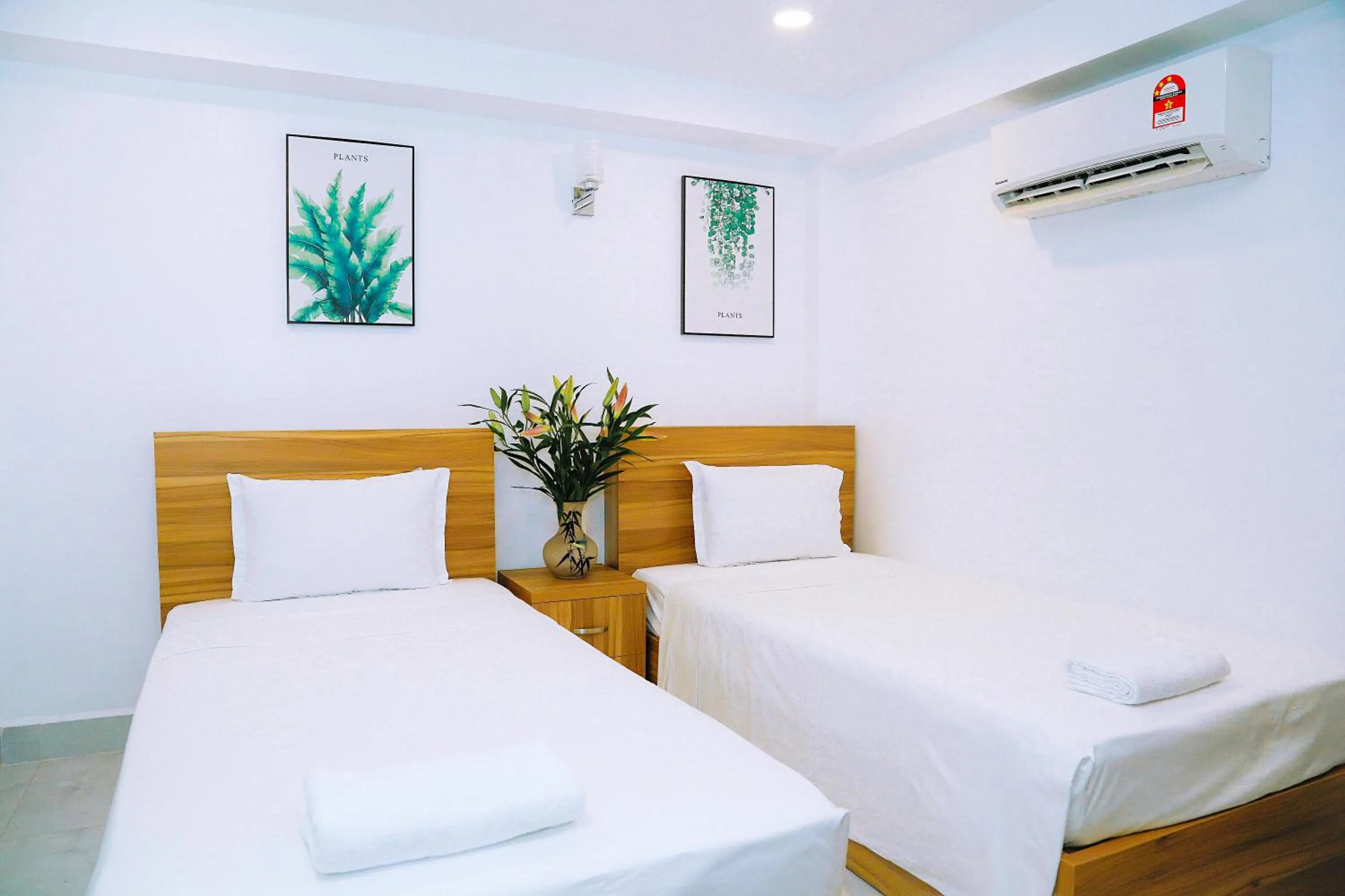 Bed in Louis Hotel - Bui Vien Walking Street