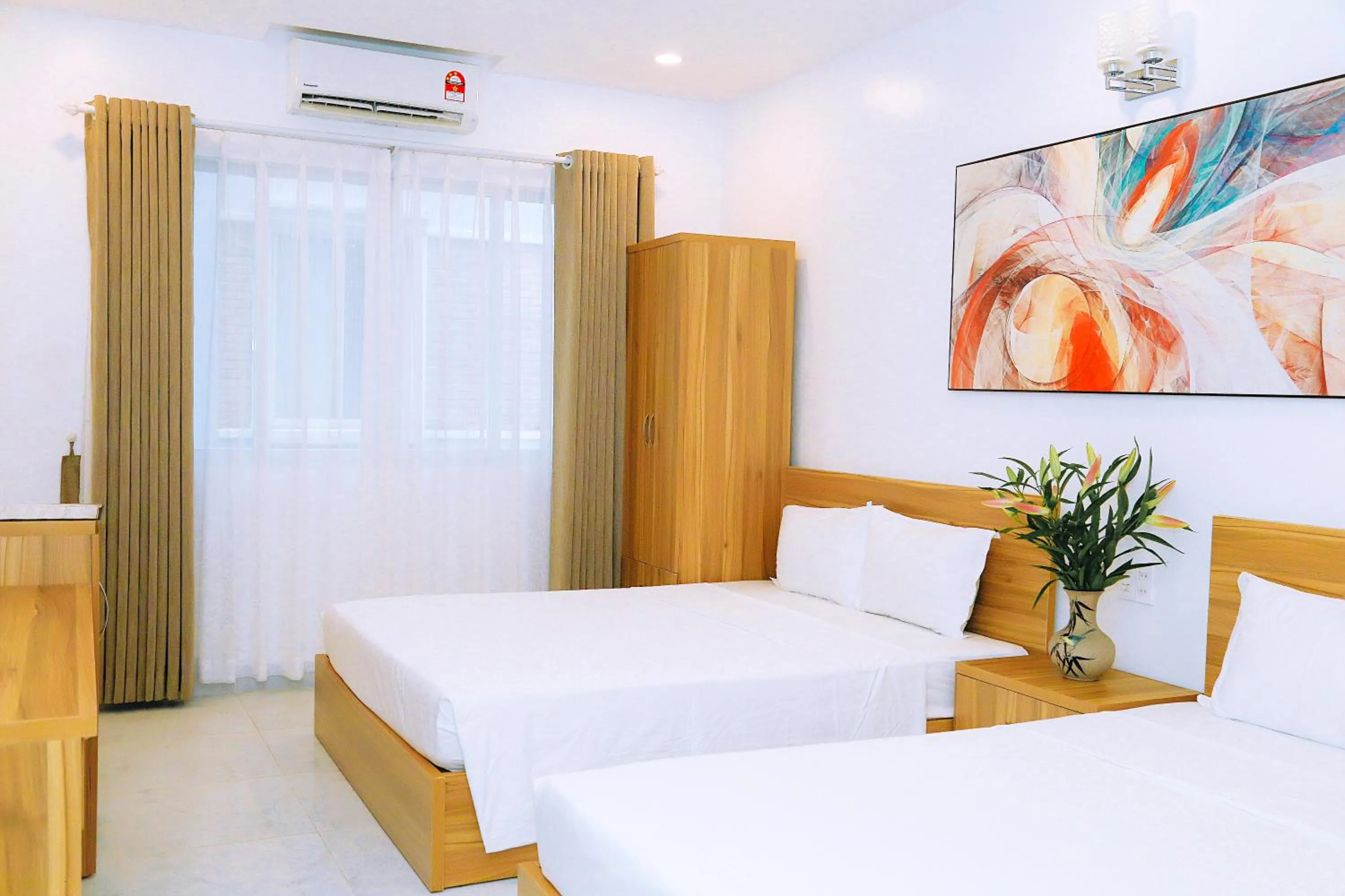 Bed in Louis Hotel - Bui Vien Walking Street
