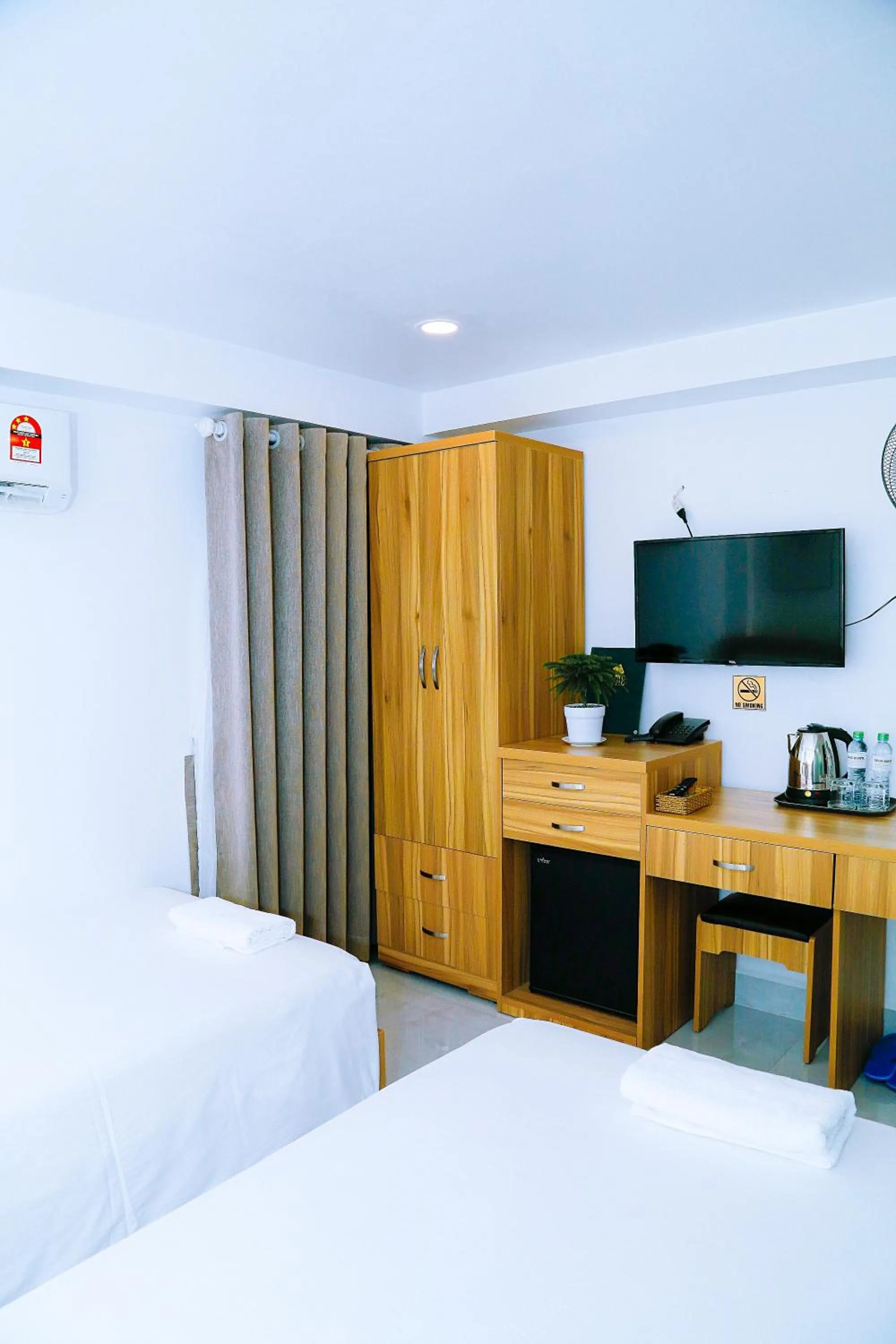 Bed in Louis Hotel - Bui Vien Walking Street