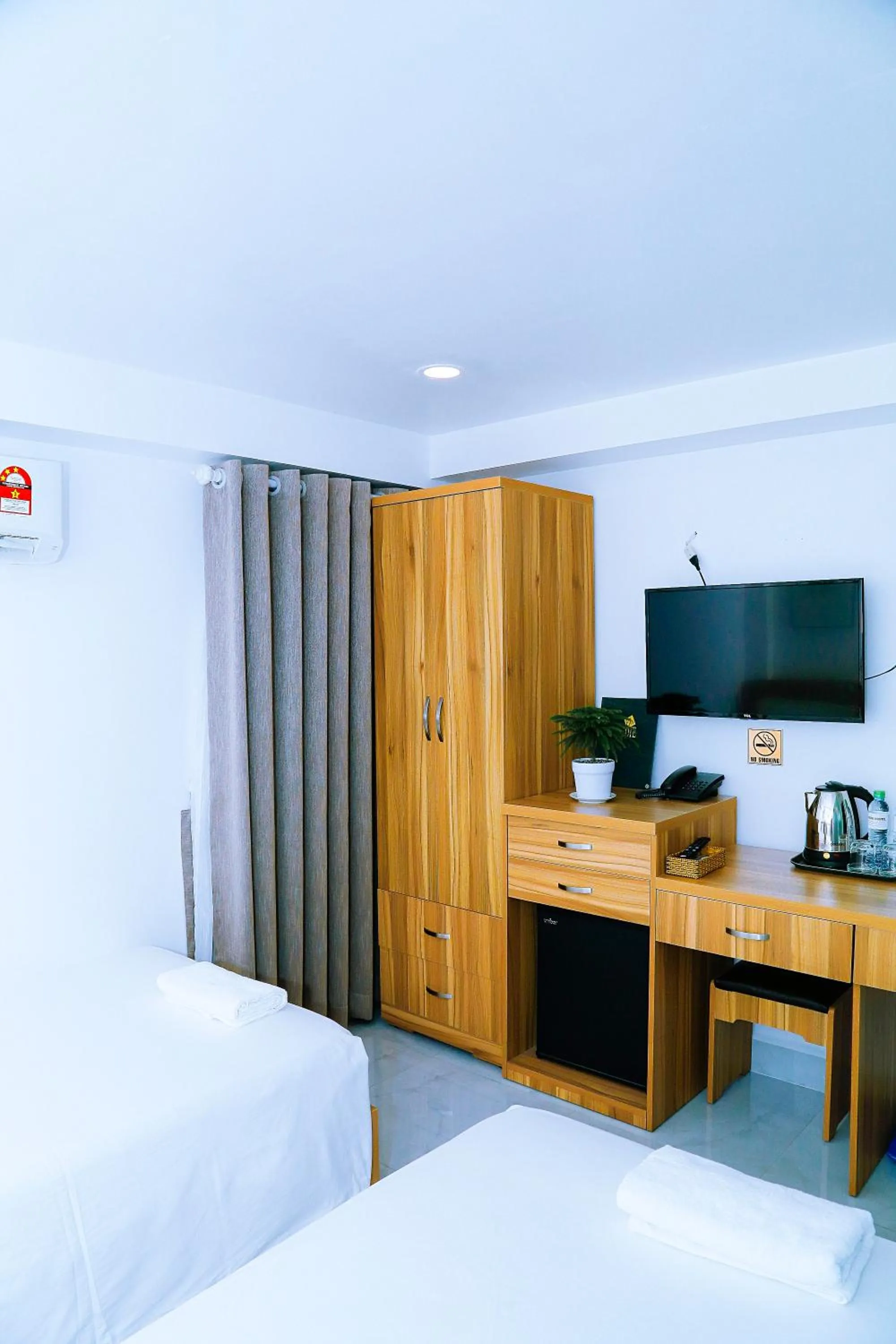 Bed in Louis Hotel - Bui Vien Walking Street