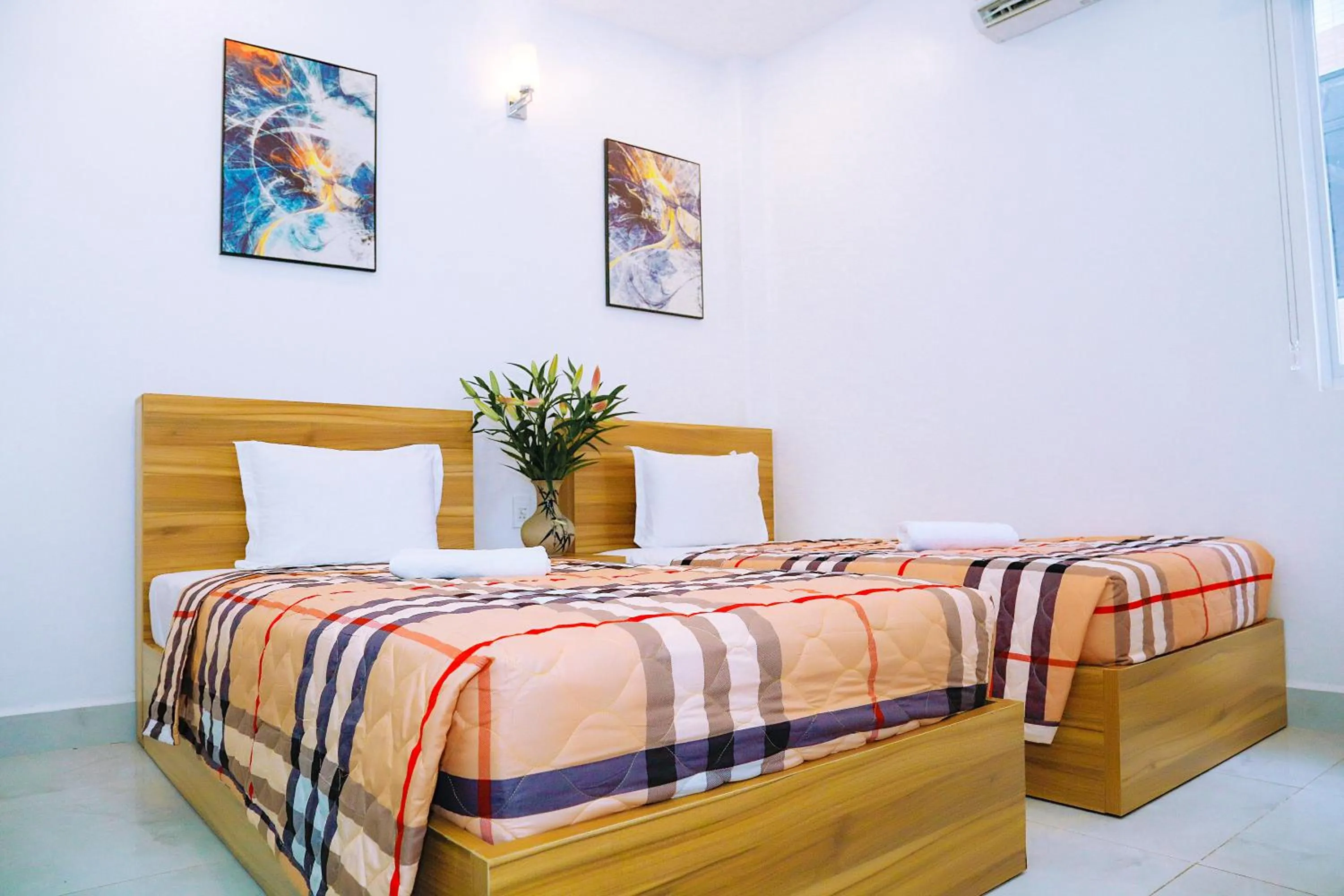 Bed in Louis Hotel - Bui Vien Walking Street