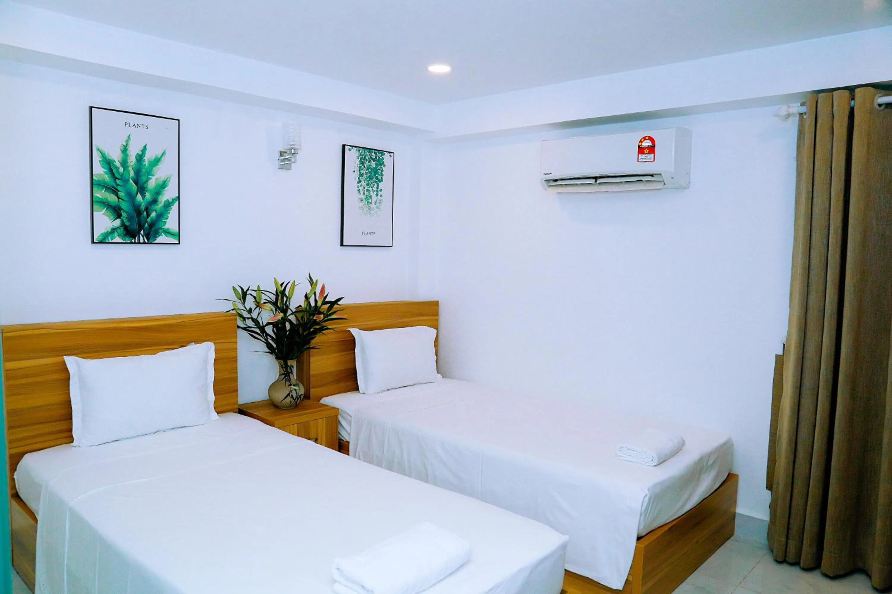 Bed in Louis Hotel - Bui Vien Walking Street