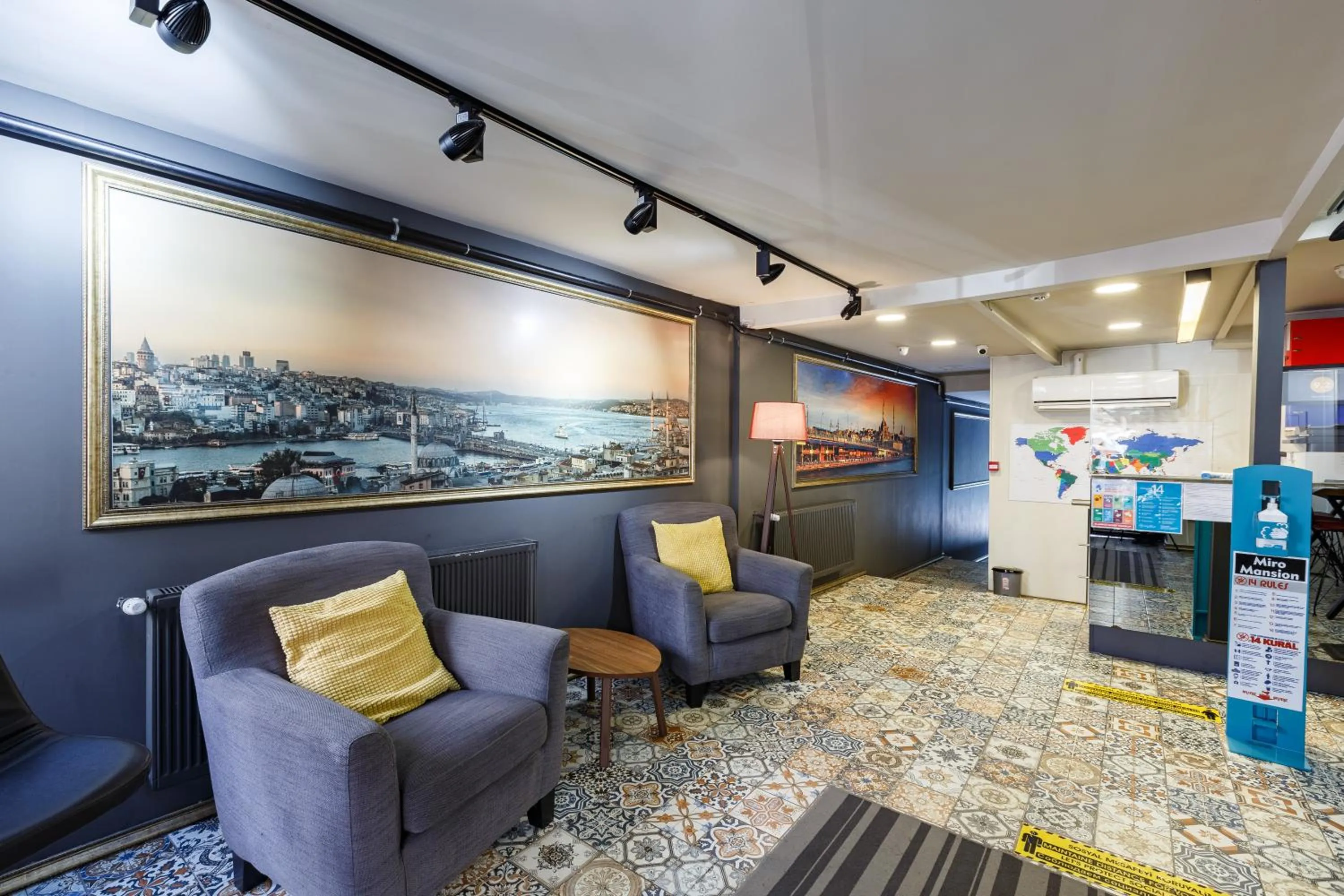 Lobby or reception in Hotel Miro Mansion Old City