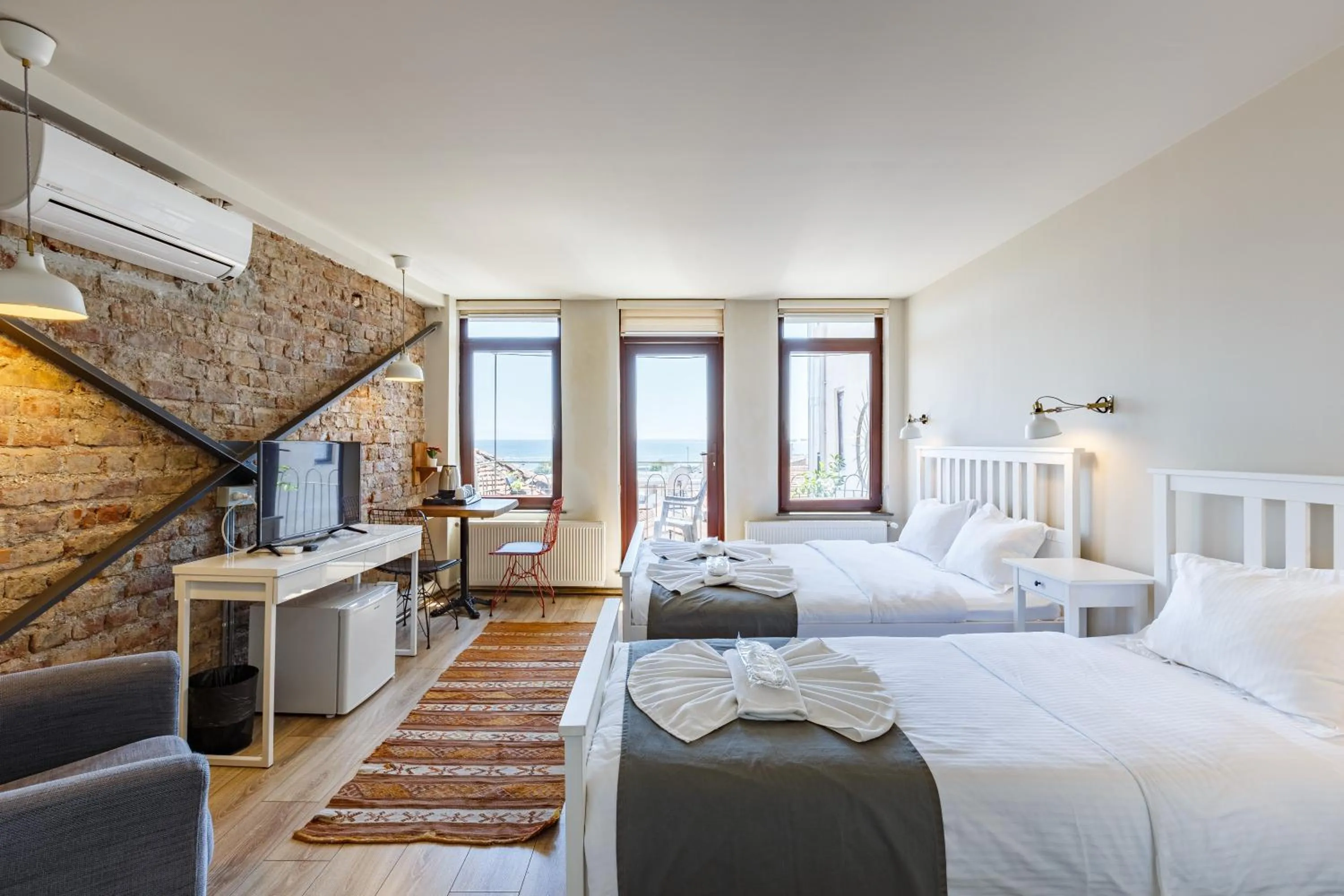 Bed in Hotel Miro Mansion Old City