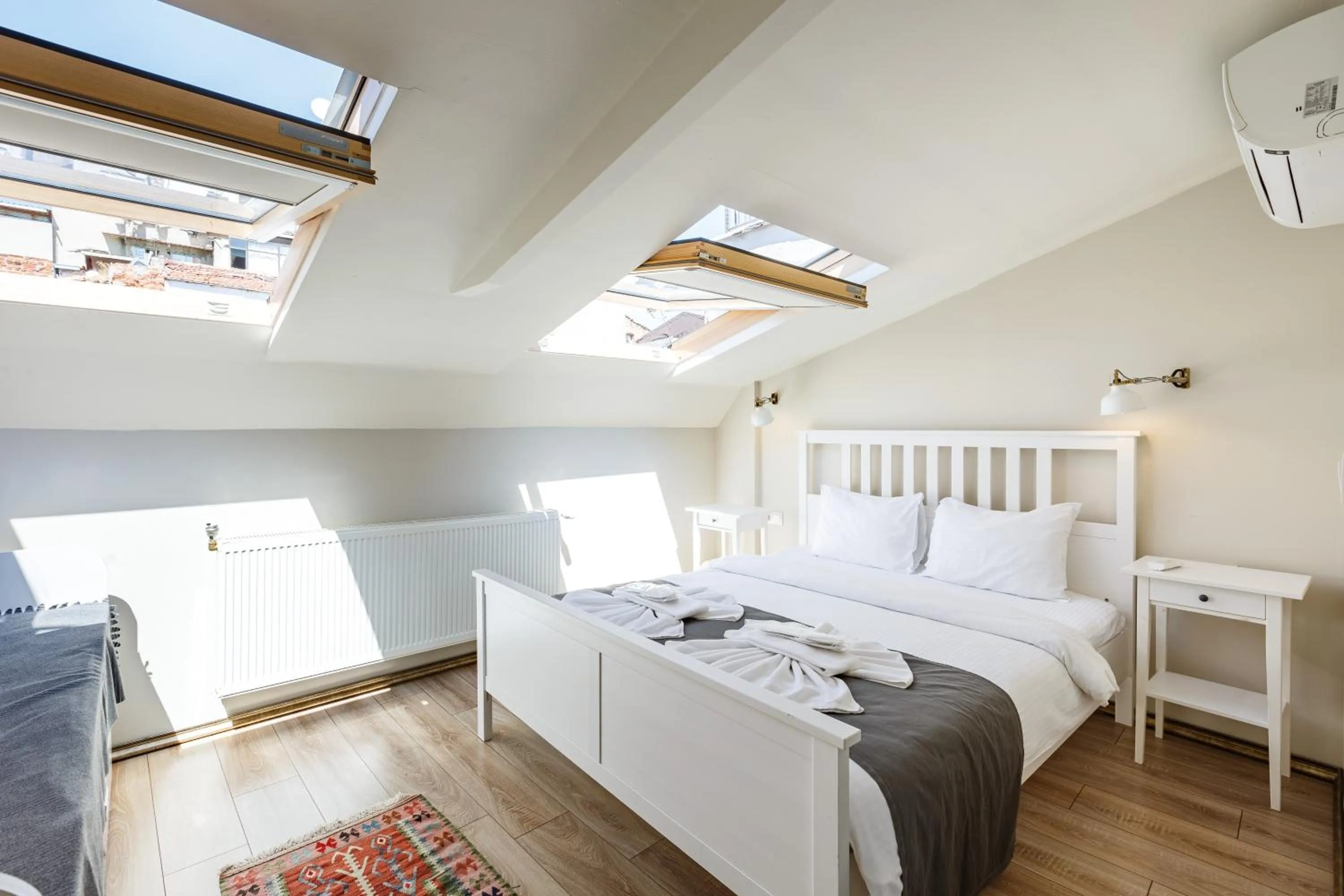 Bed in Hotel Miro Mansion Old City