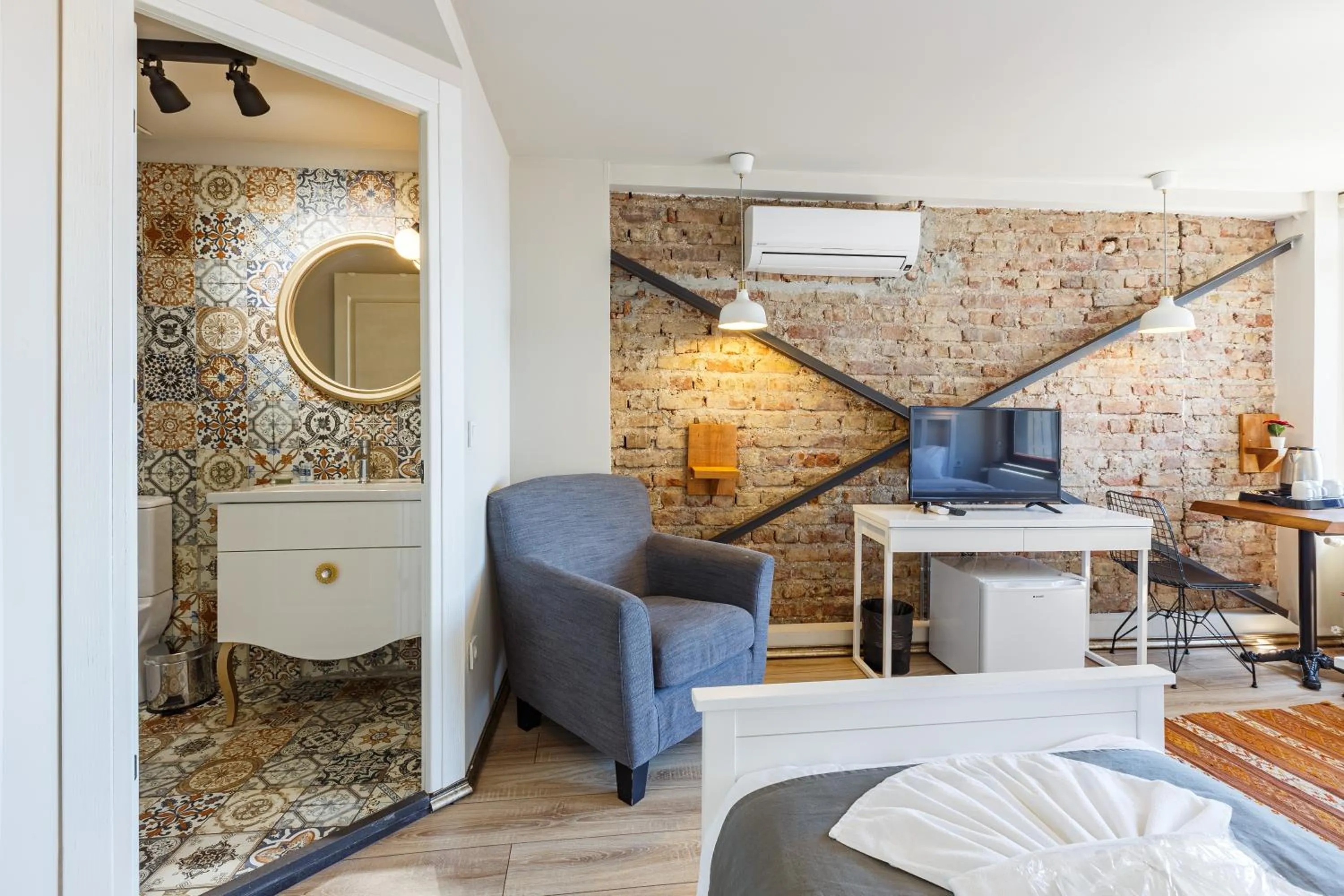 Bed in Hotel Miro Mansion Old City