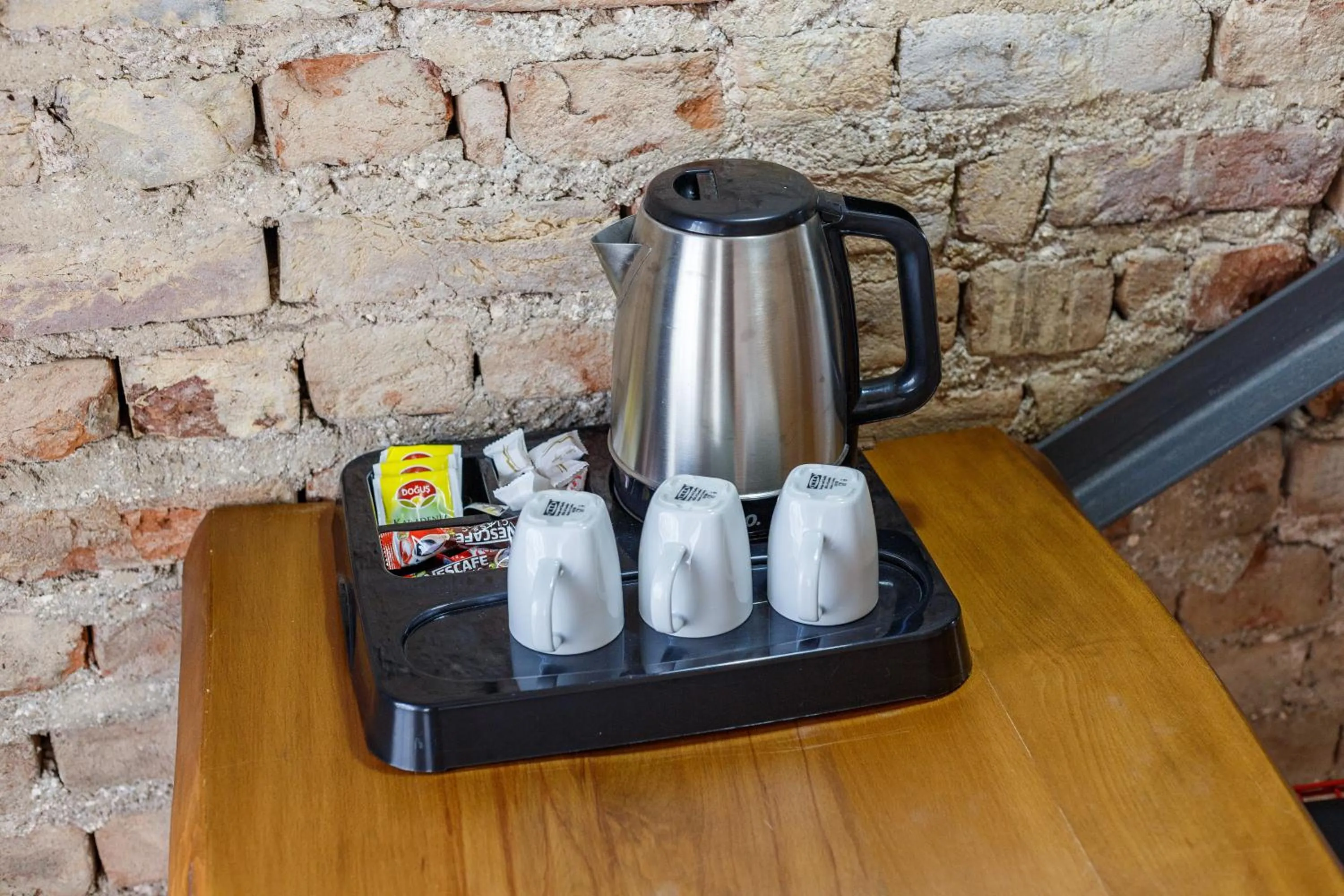 Coffee/tea facilities in Hotel Miro Mansion Old City