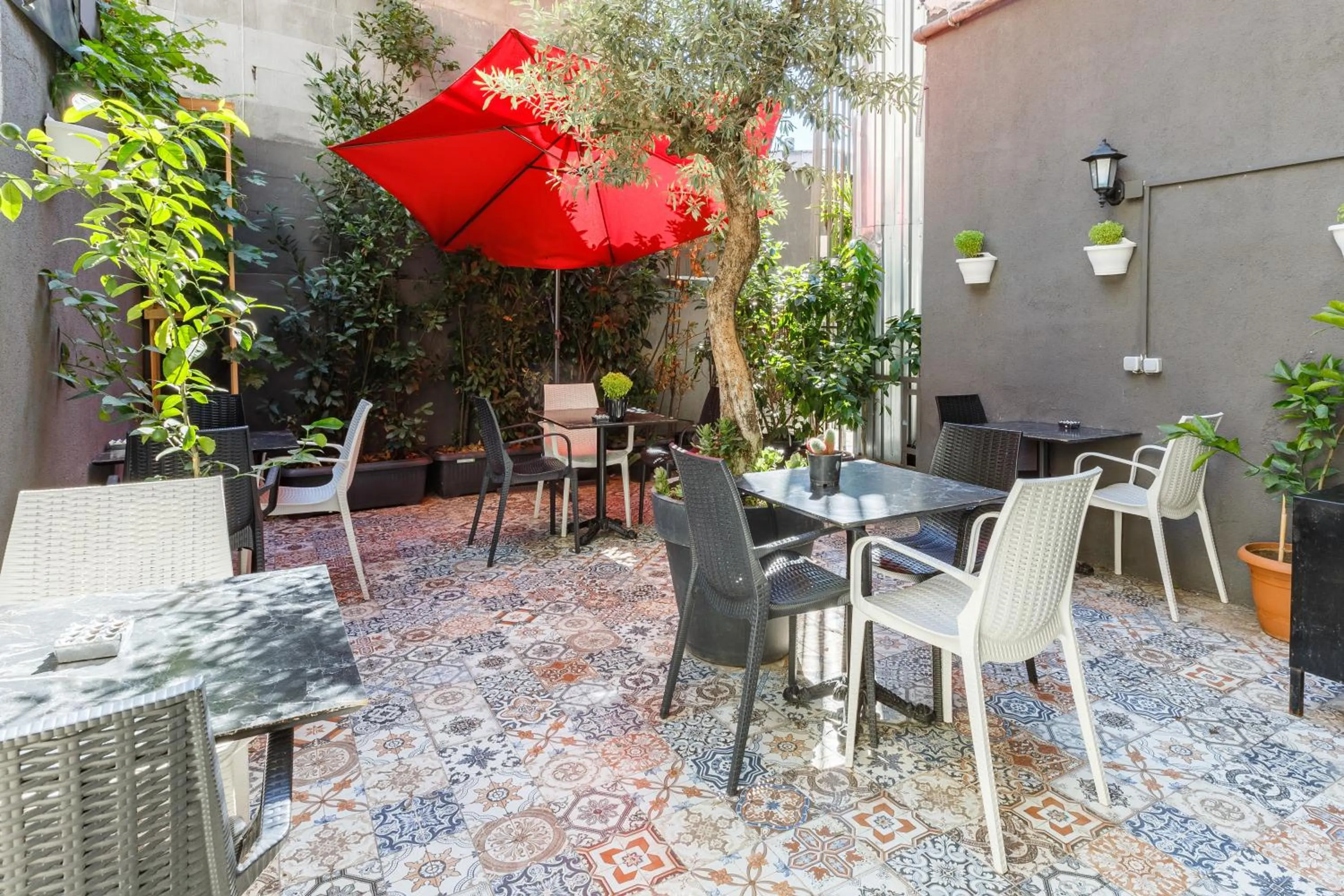 Garden in Hotel Miro Mansion Old City