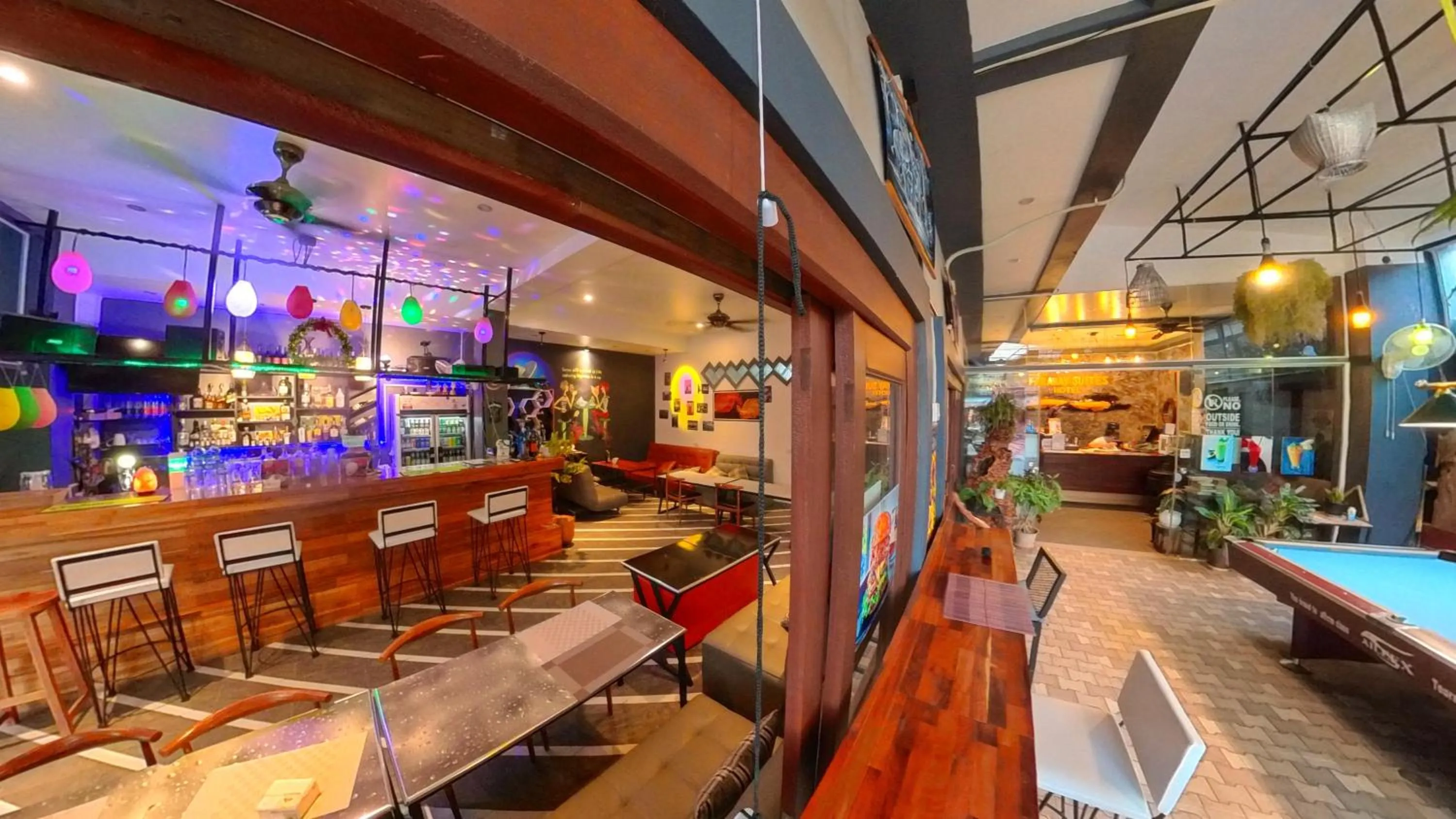 Restaurant/places to eat in FARAWAY SUITES